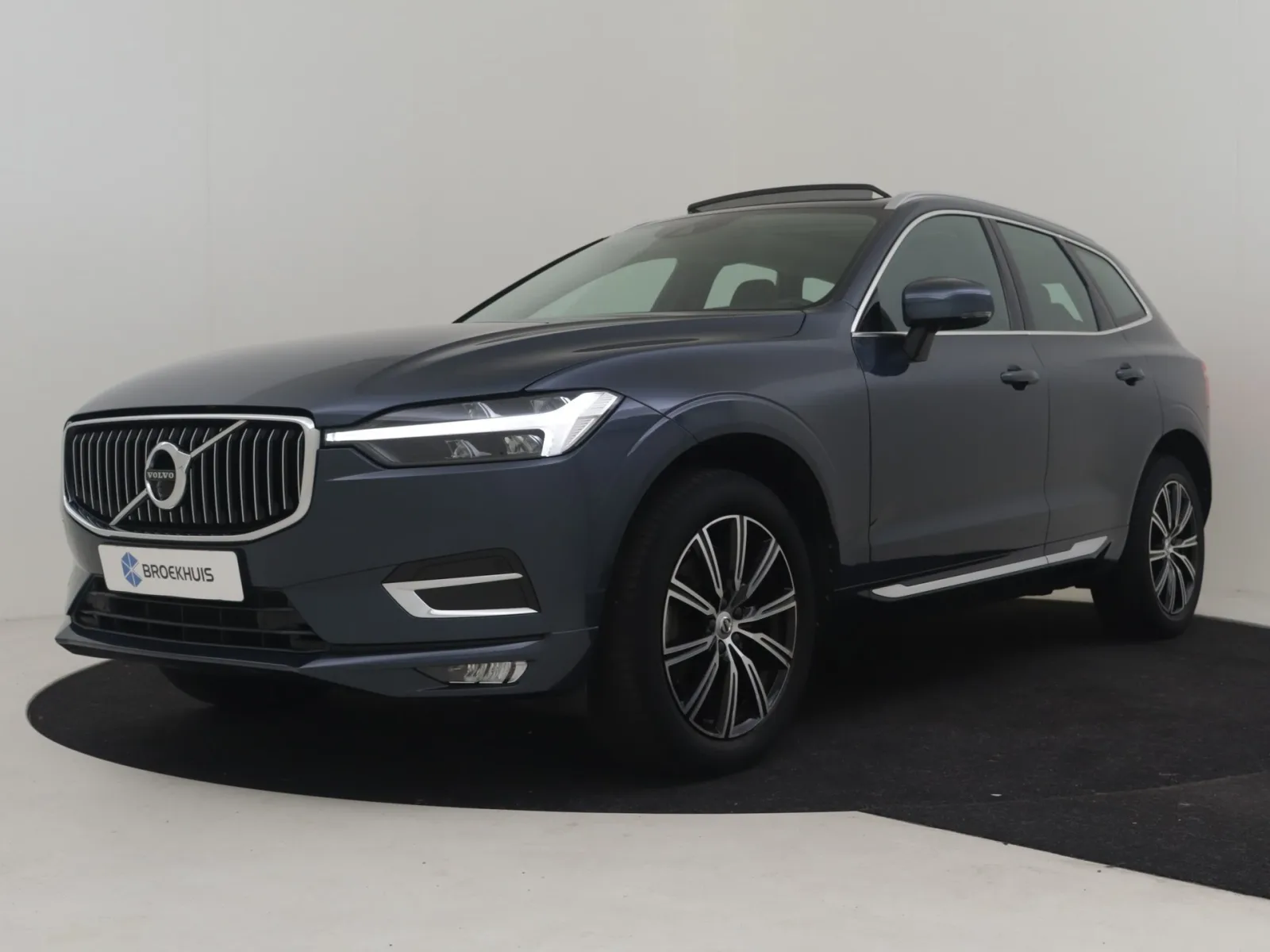 Volvo XC60 (2021) — foto 1