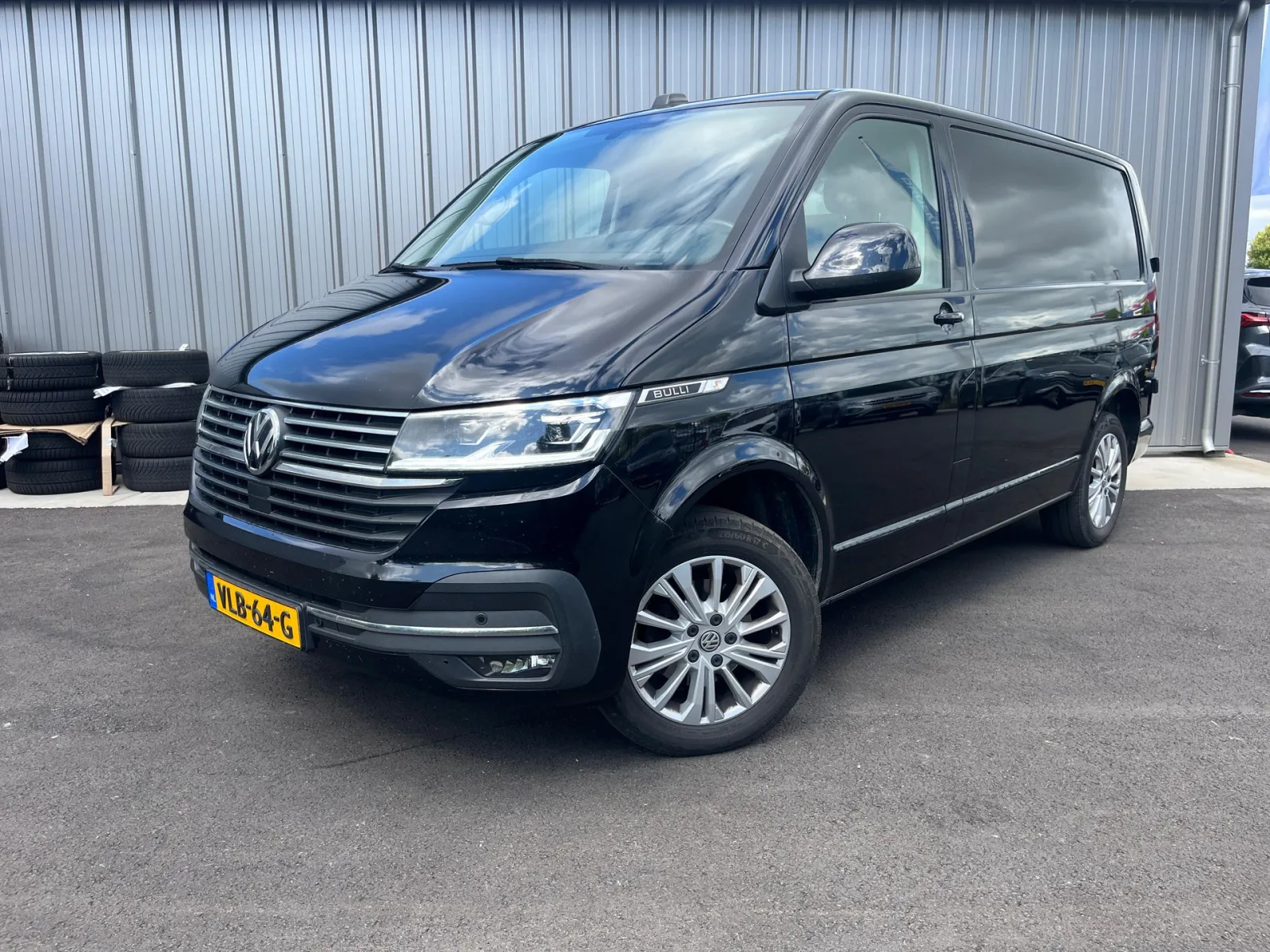 Volkswagen Transporter (2021) — foto 1