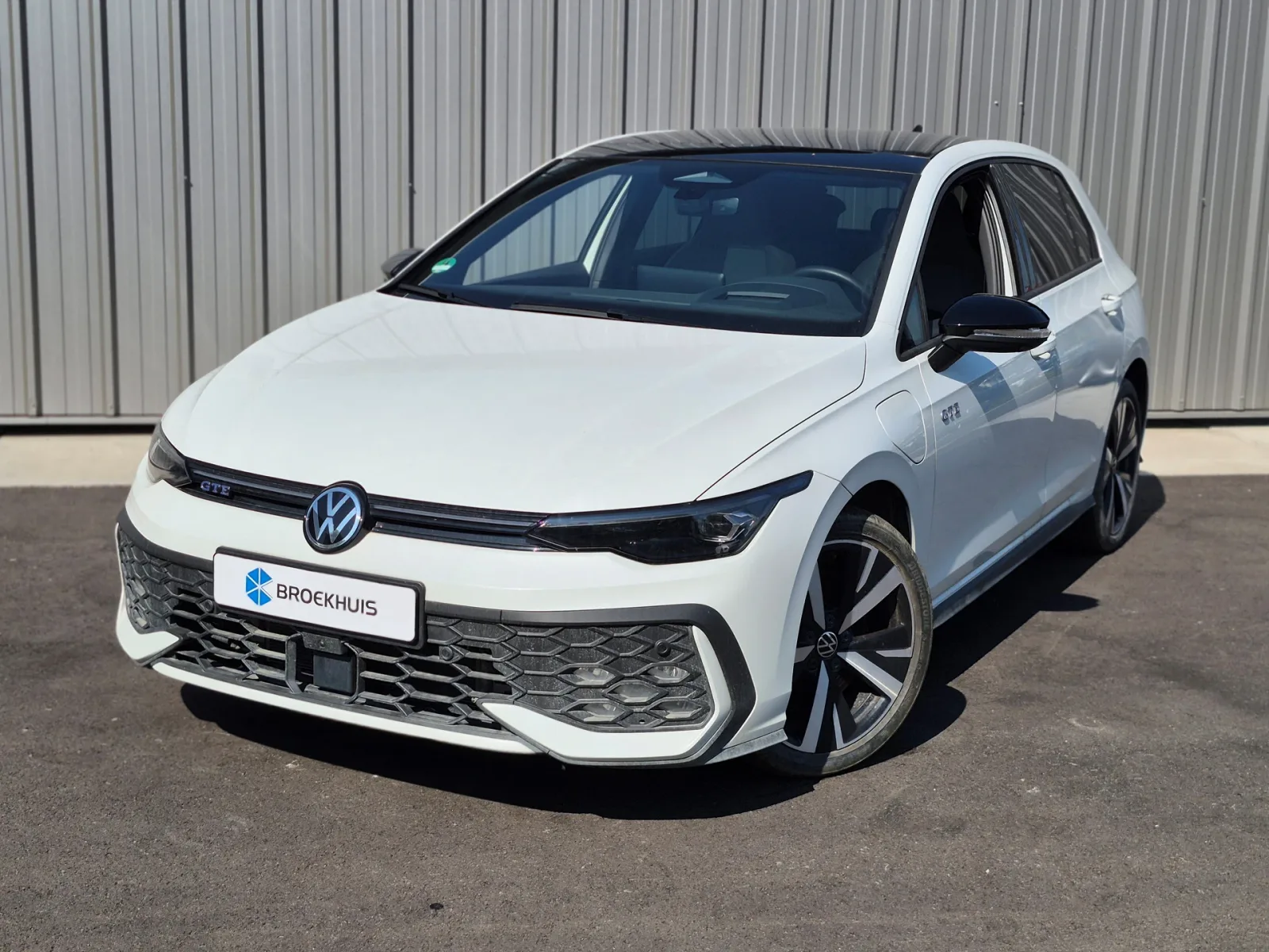Volkswagen Golf (2025) — foto 1