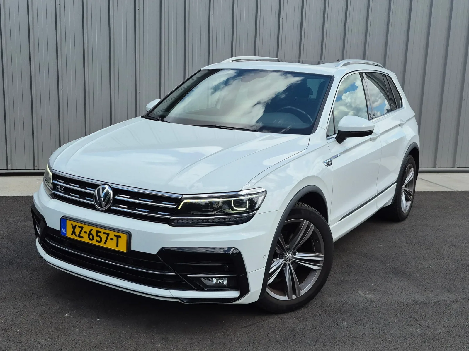 Volkswagen Tiguan (2018) — foto 1
