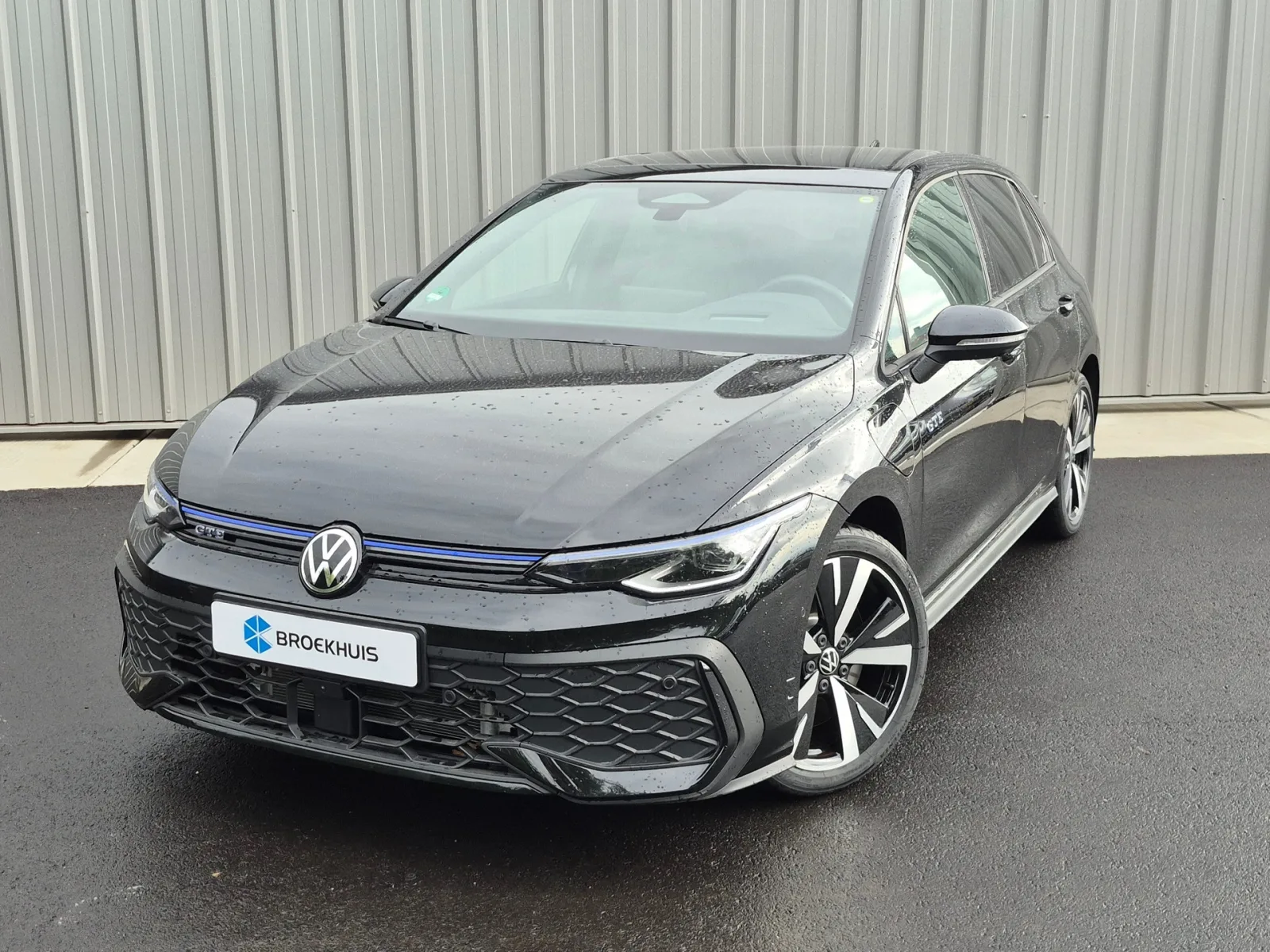 Volkswagen Golf (2025) — foto 1
