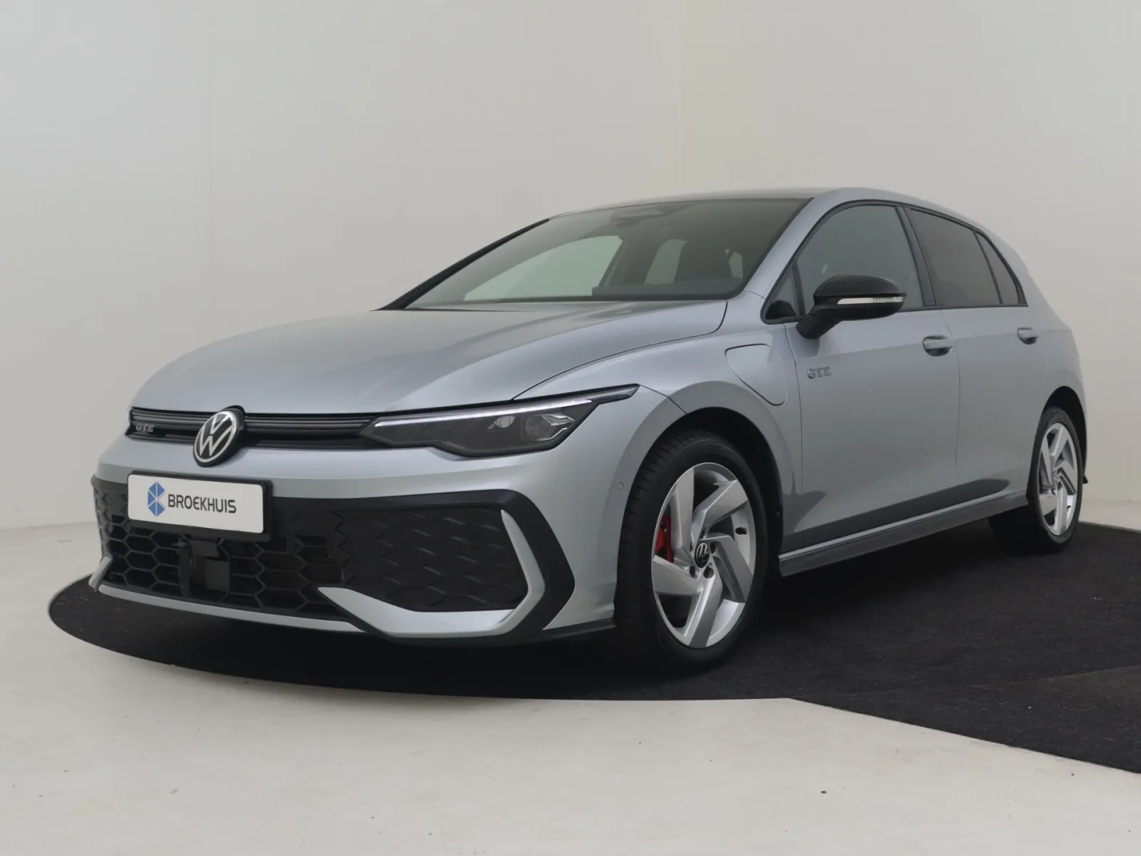 Volkswagen Golf (2025) — foto 1