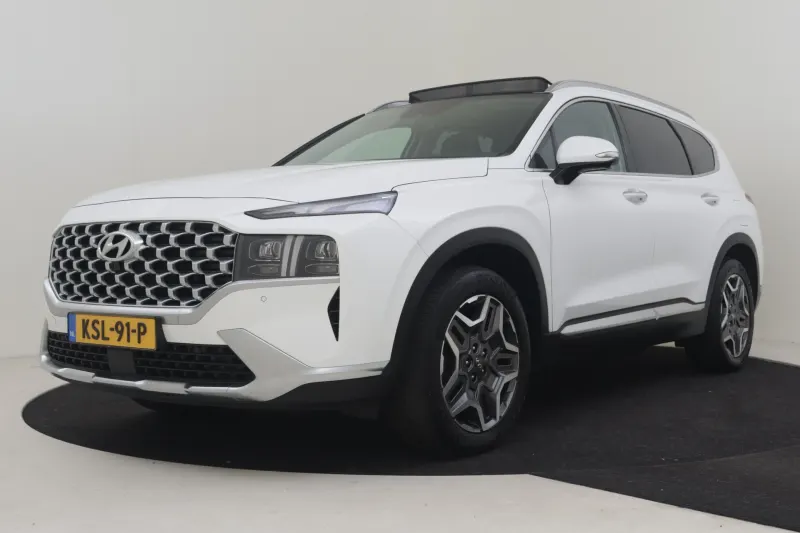 Hyundai Santa Fe (2023)