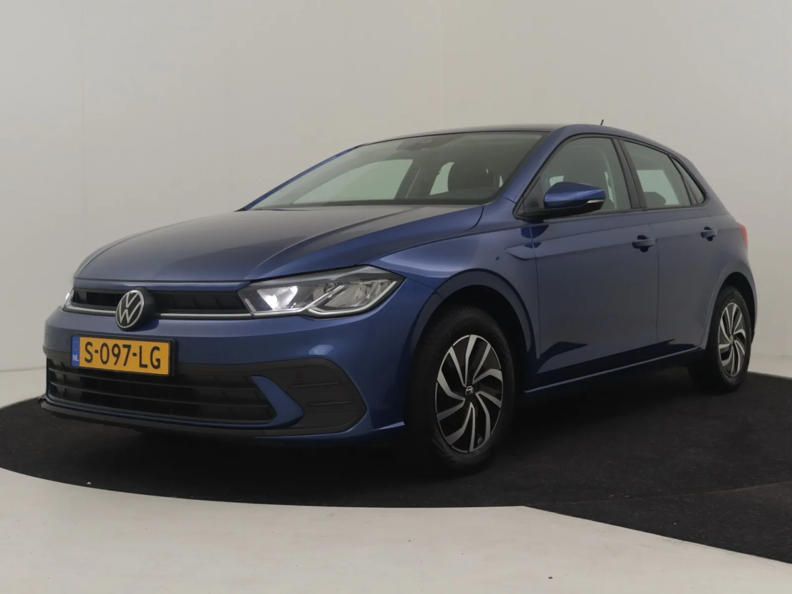 Volkswagen Polo (2023) — foto 1