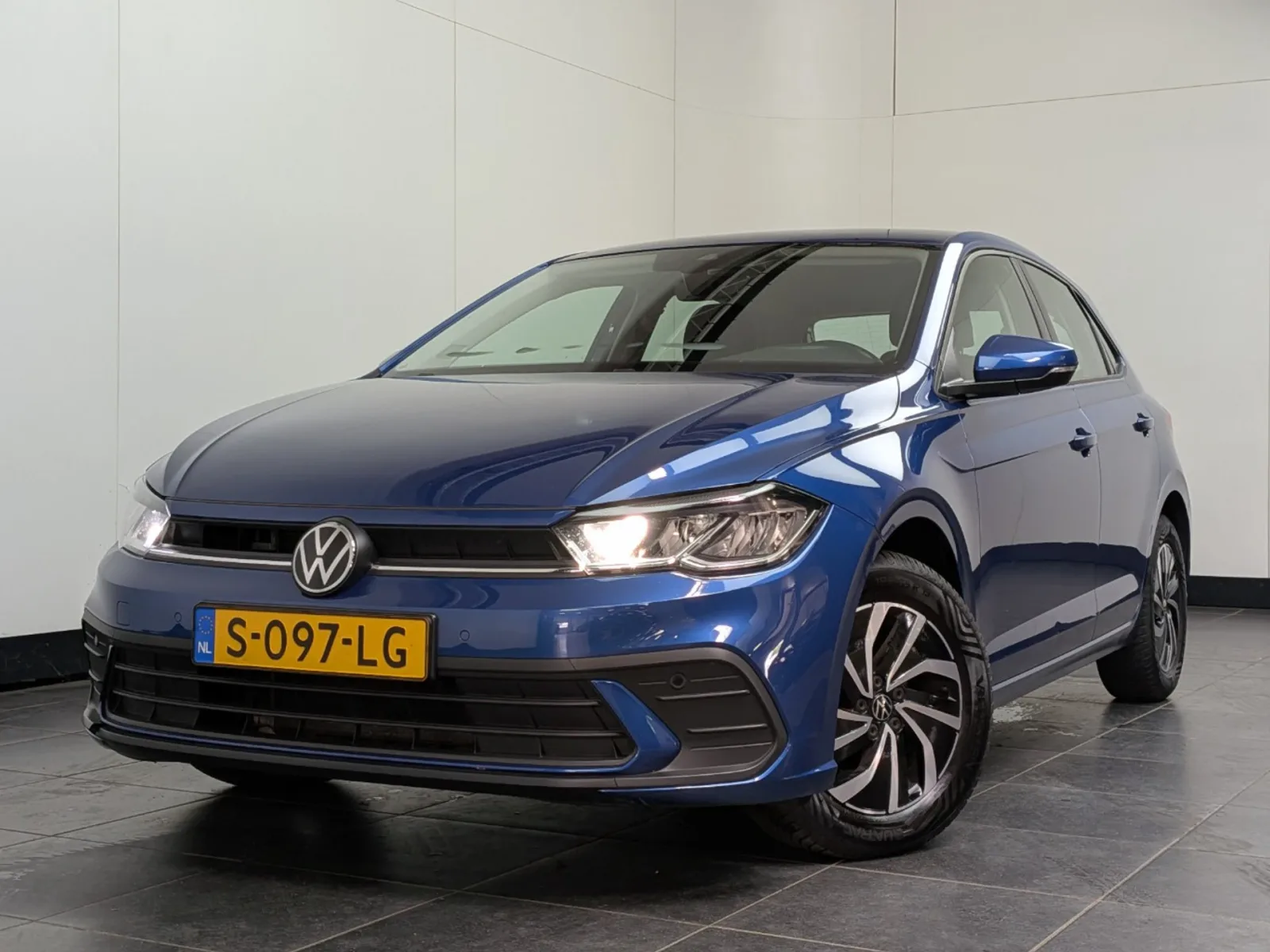 Volkswagen Polo (2023) — foto 1
