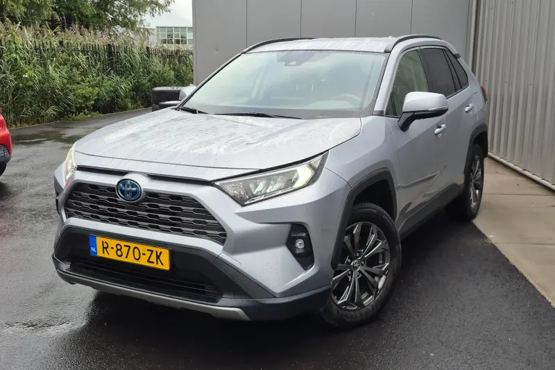 Toyota RAV4 (2023)