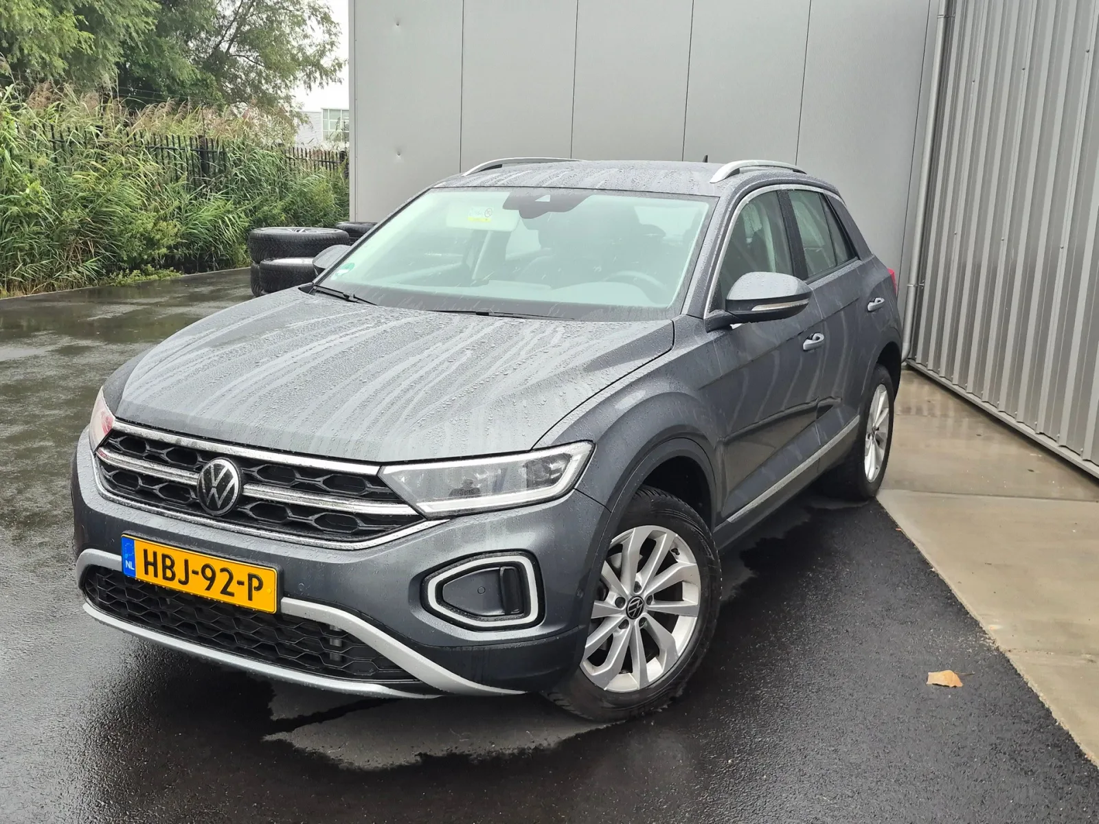 Volkswagen T-Roc (2023) — foto 1