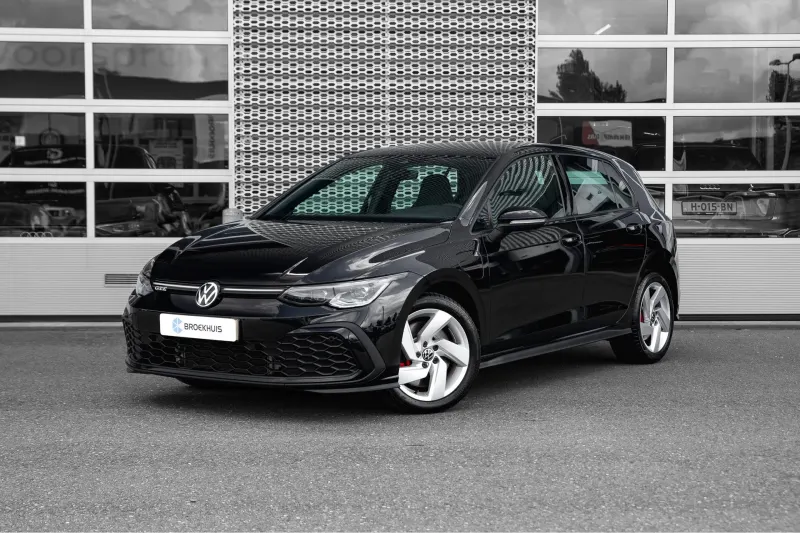 Volkswagen Golf (2023)