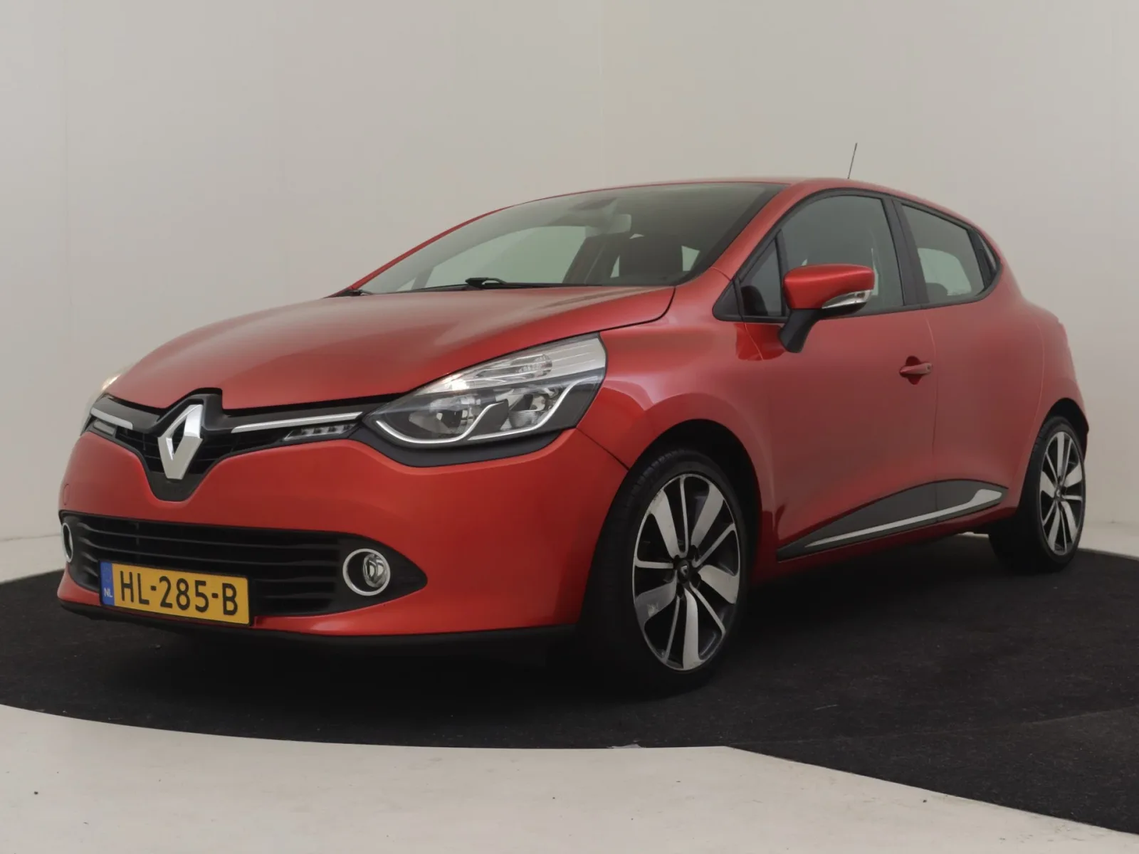 Renault Clio (2015) — foto 1