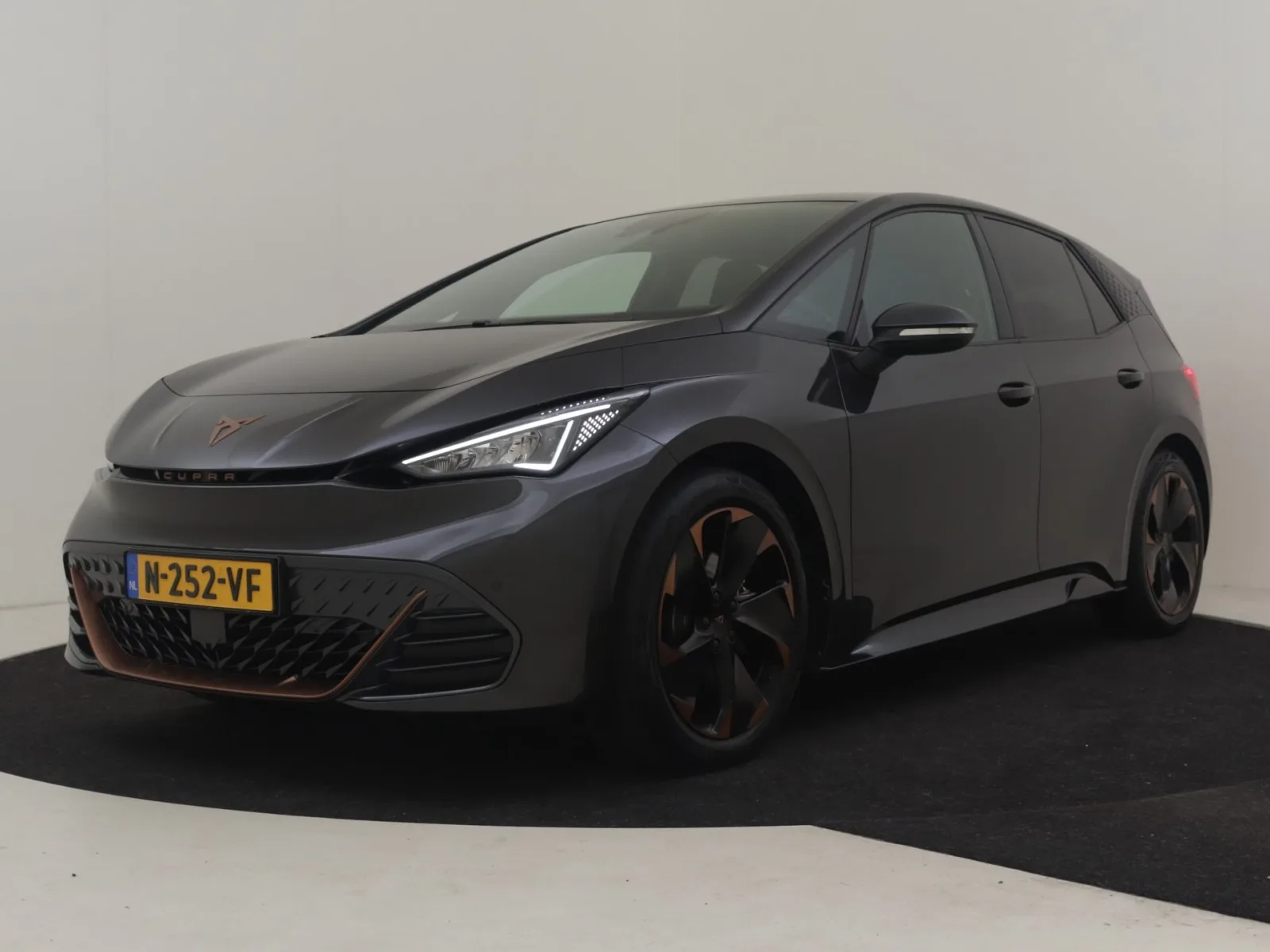 CUPRA Born (2021) — foto 1