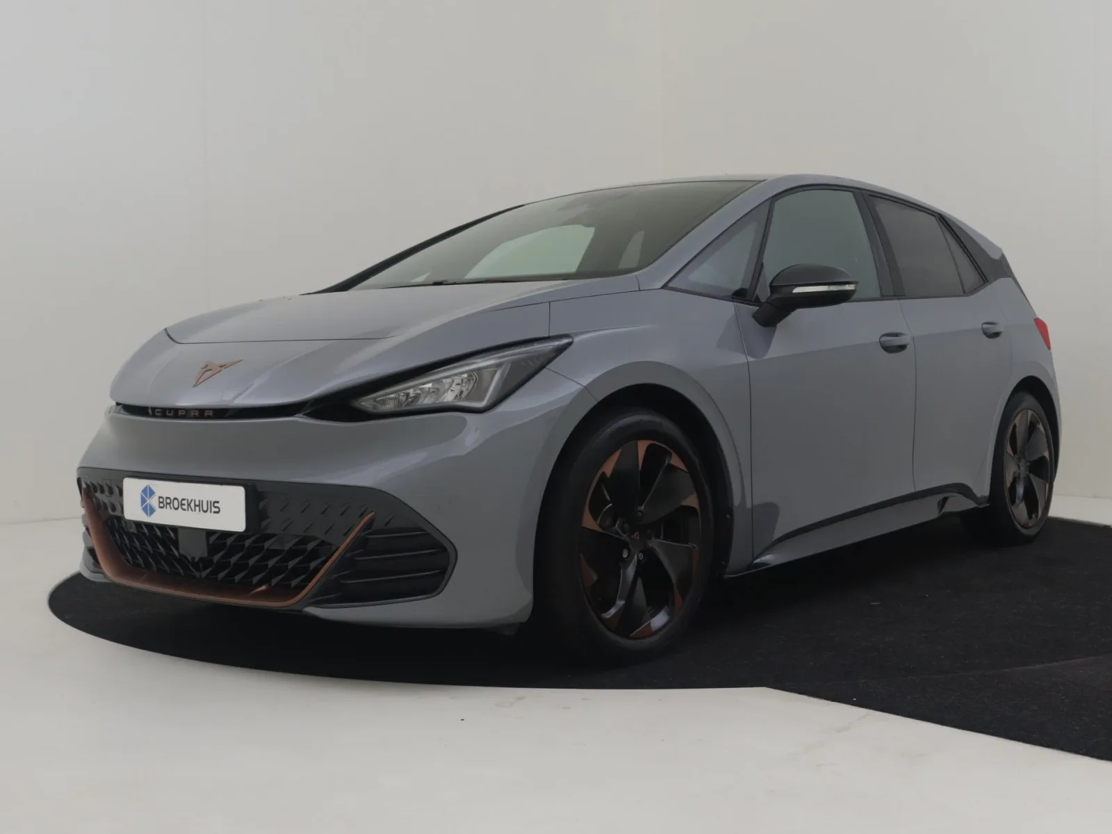 CUPRA Born (2024) — foto 1