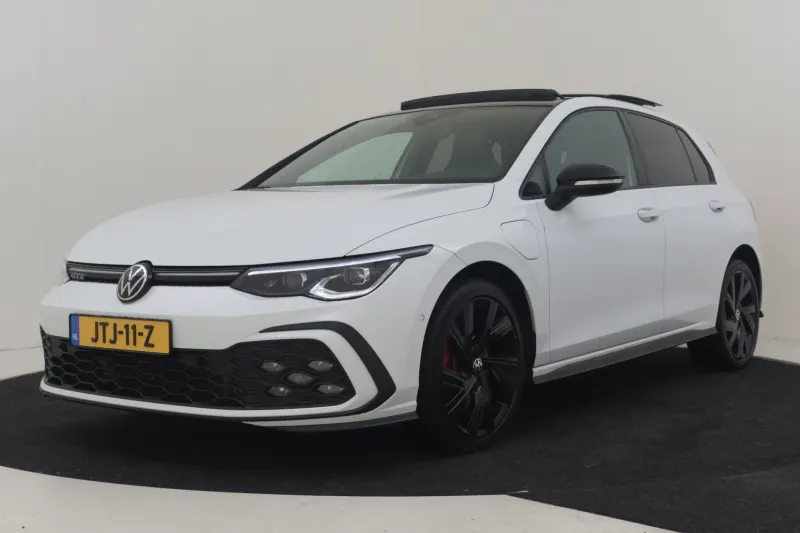 Volkswagen Golf (2022)