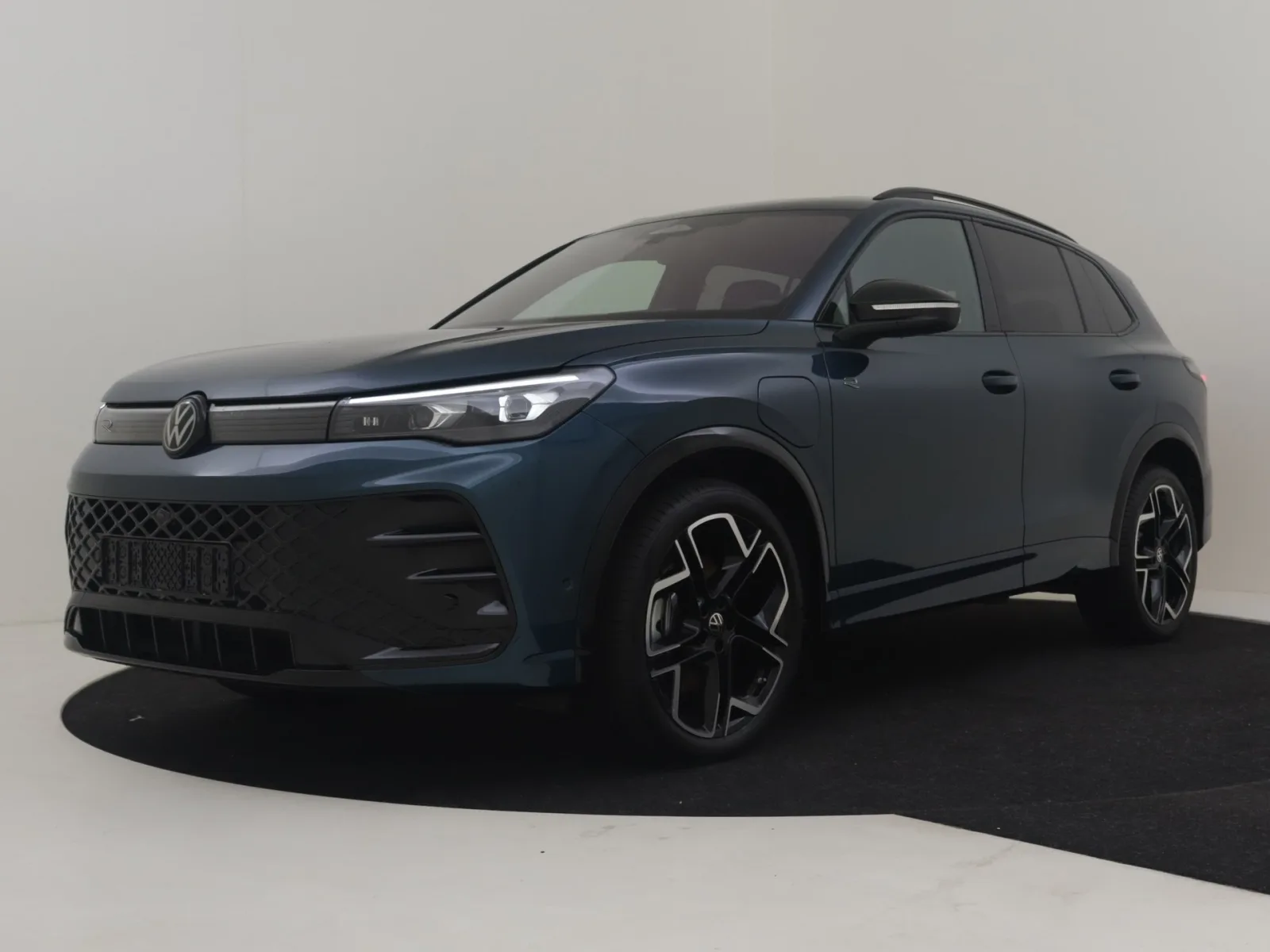 Volkswagen Tiguan (2025) — foto 1