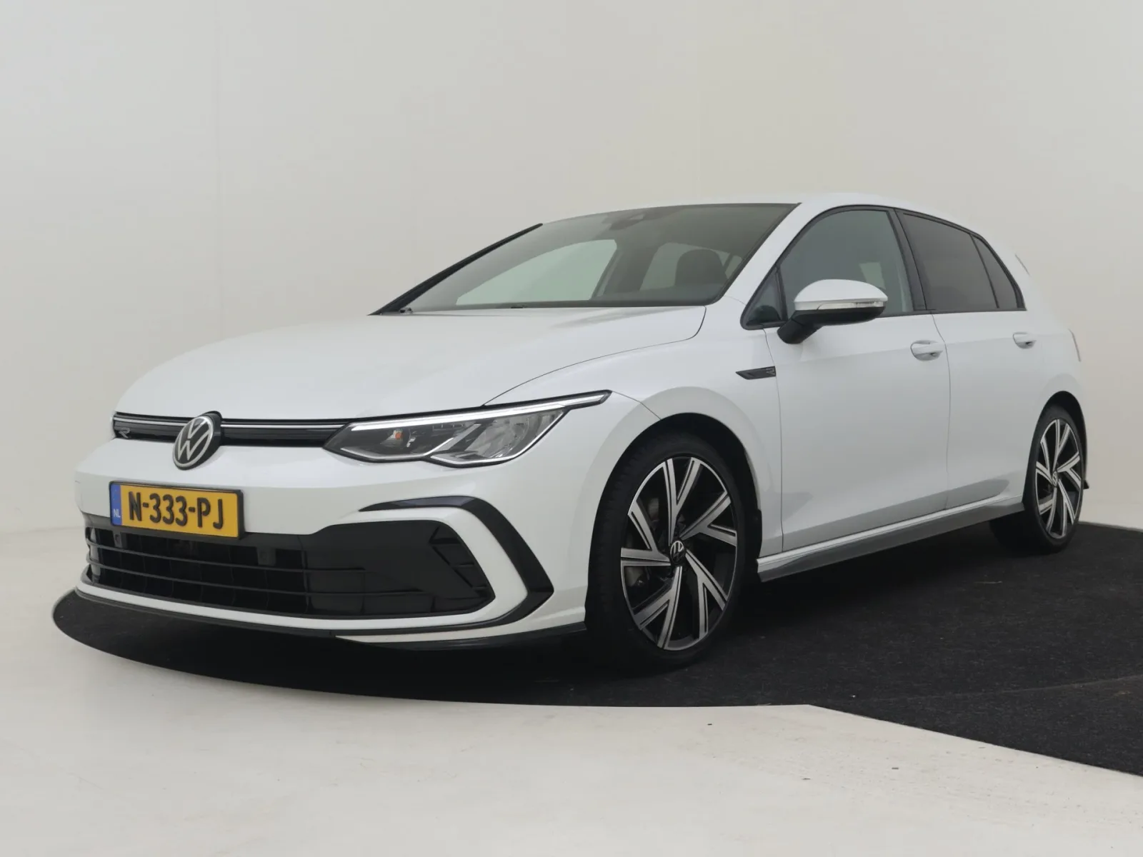 Volkswagen Golf (2021) — foto 1