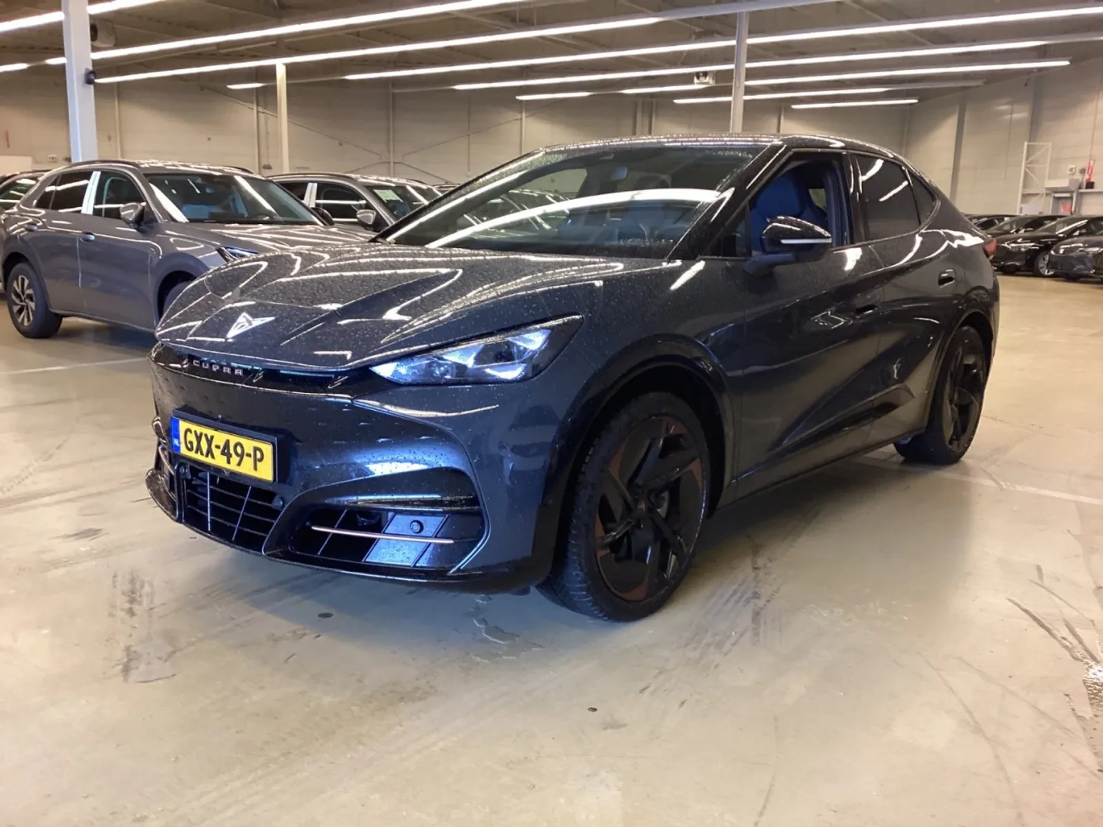CUPRA Tavascan (2025) — foto 1