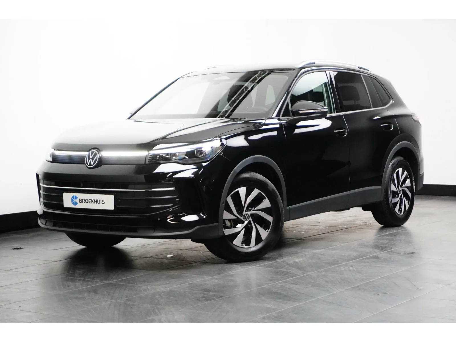 Volkswagen Tiguan (2025) — foto 1