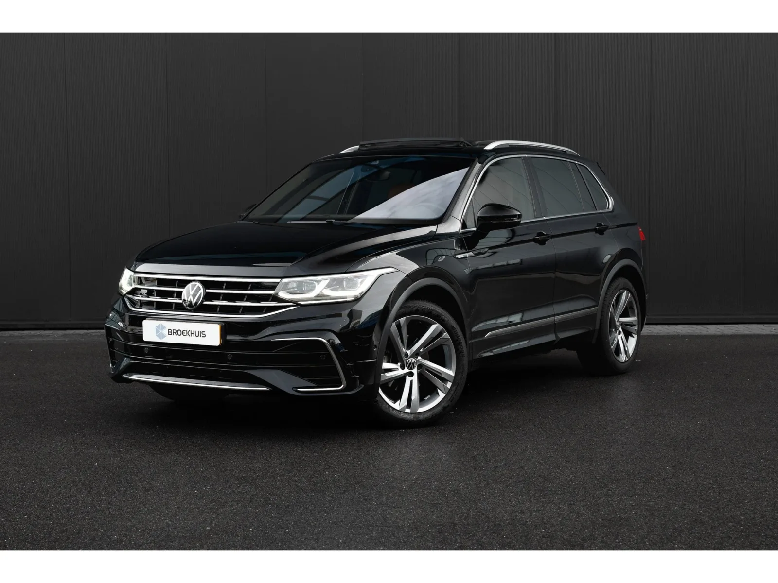 Volkswagen Tiguan (2023) — foto 1