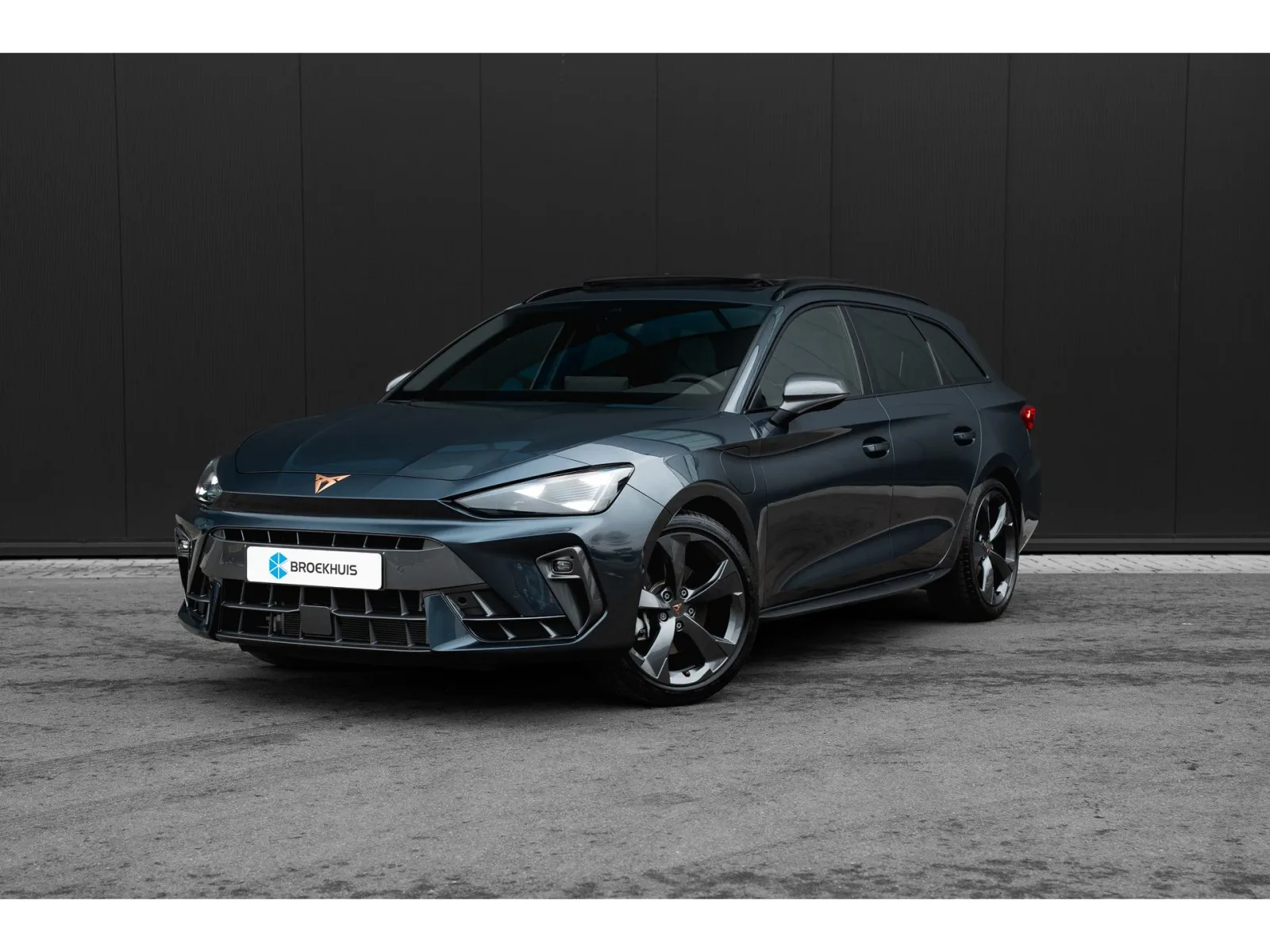 CUPRA Leon Sportstourer (2025) — foto 1