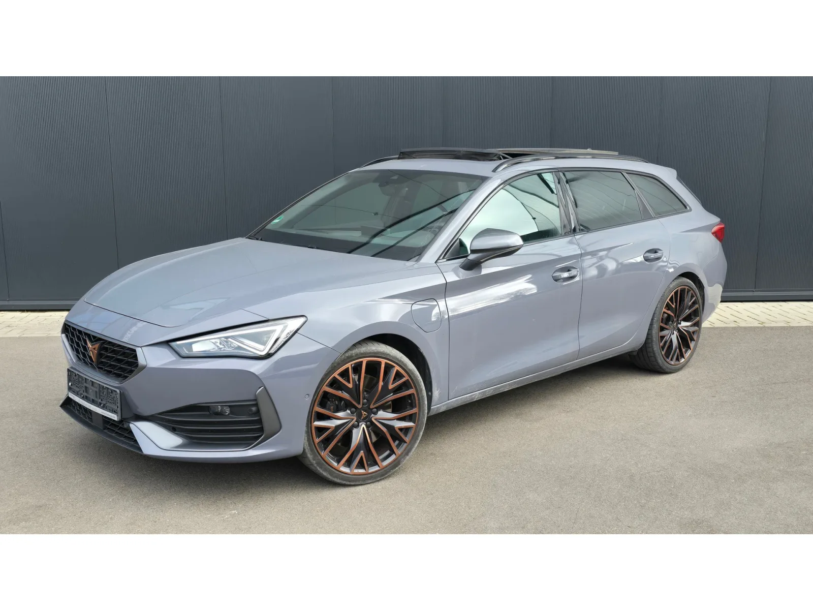 CUPRA Leon Sportstourer (2023) — foto 1