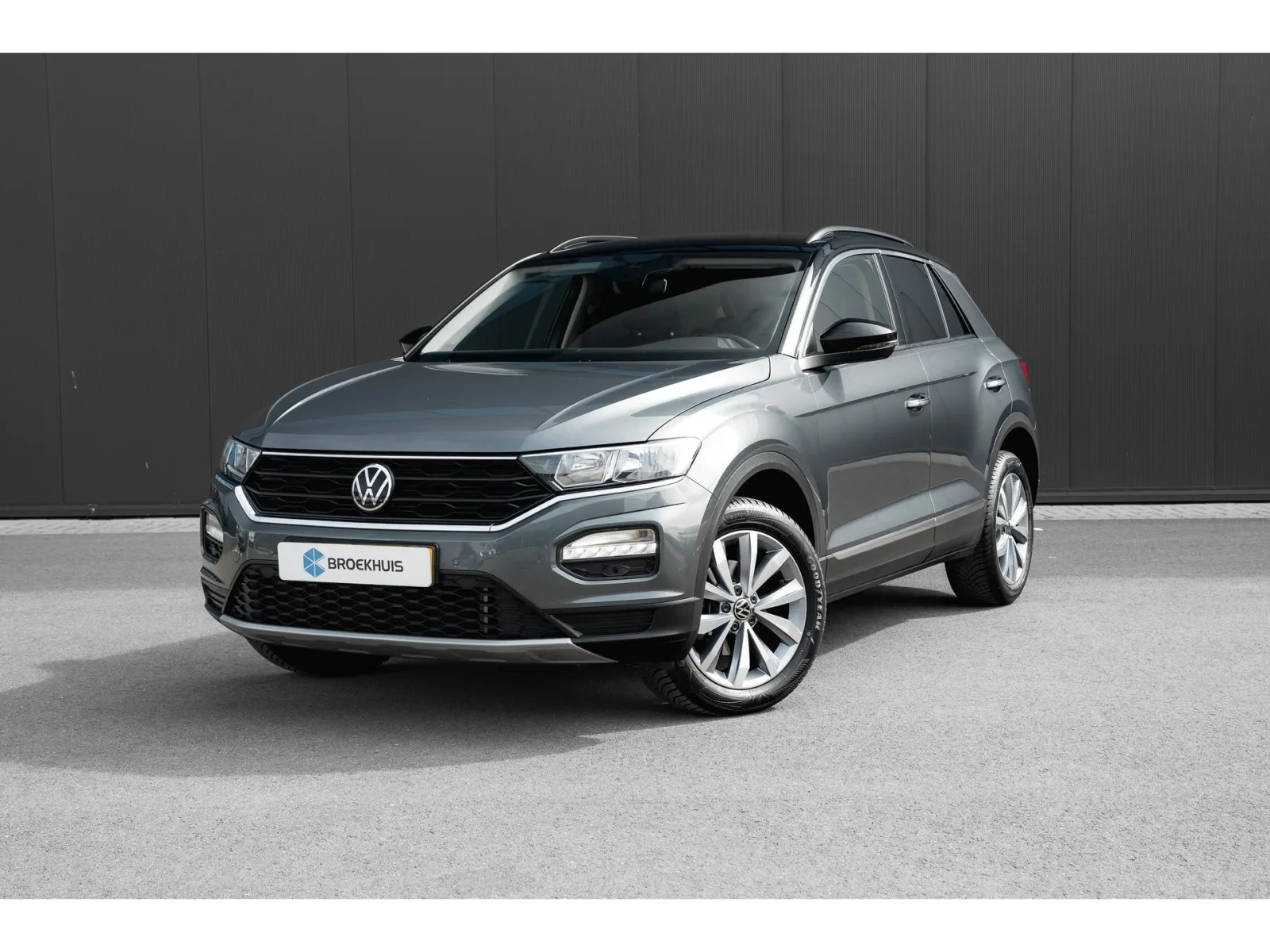 Volkswagen T-Roc (2021) — foto 1