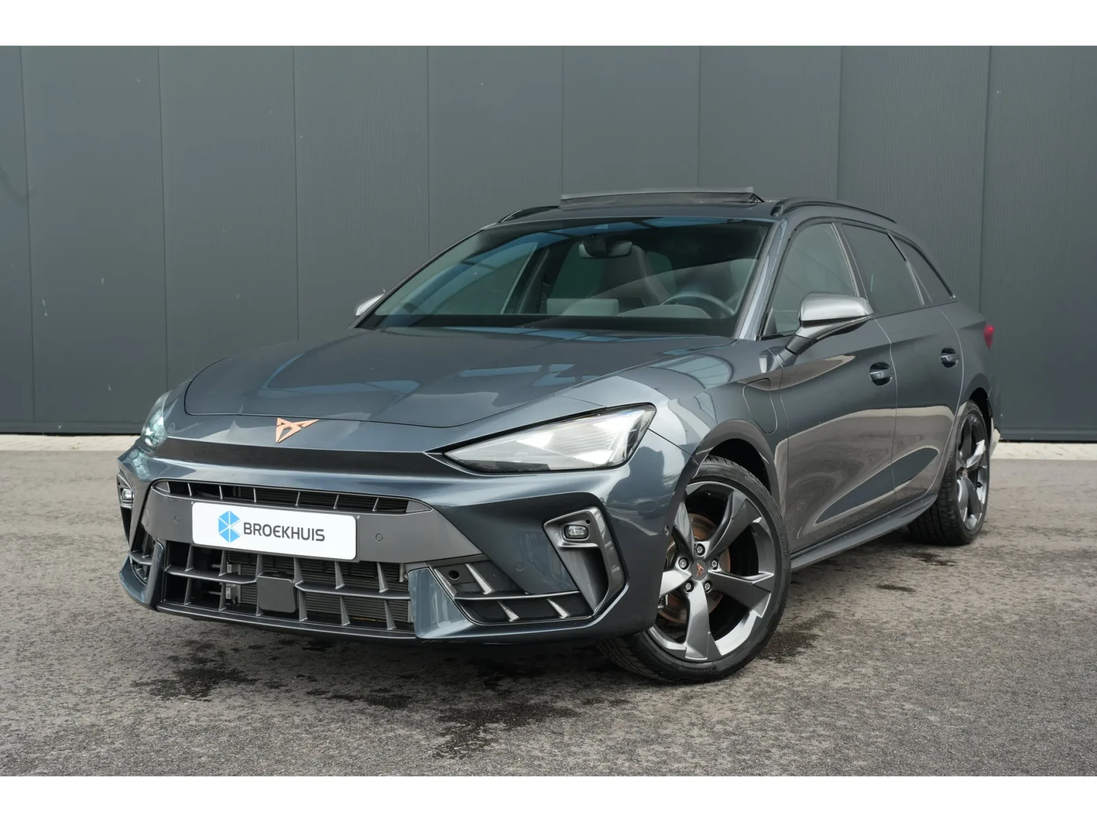 CUPRA Leon Sportstourer (2025) — foto 1