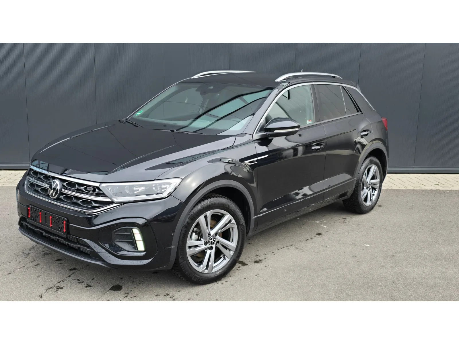 Volkswagen T-Roc (2025) — foto 1