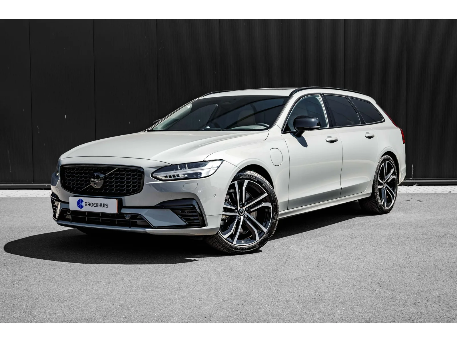 Volvo V90 (2026) — foto 1