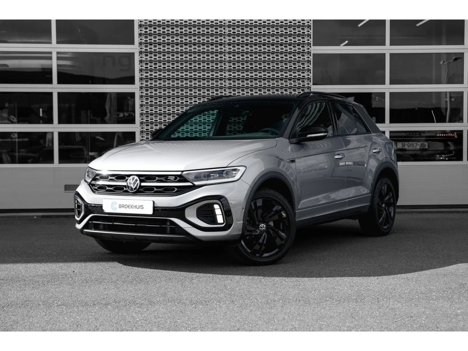 Volkswagen T-Roc (2024) — foto 1
