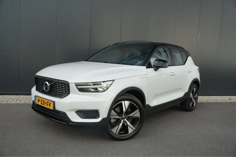Volvo XC40 (2022)