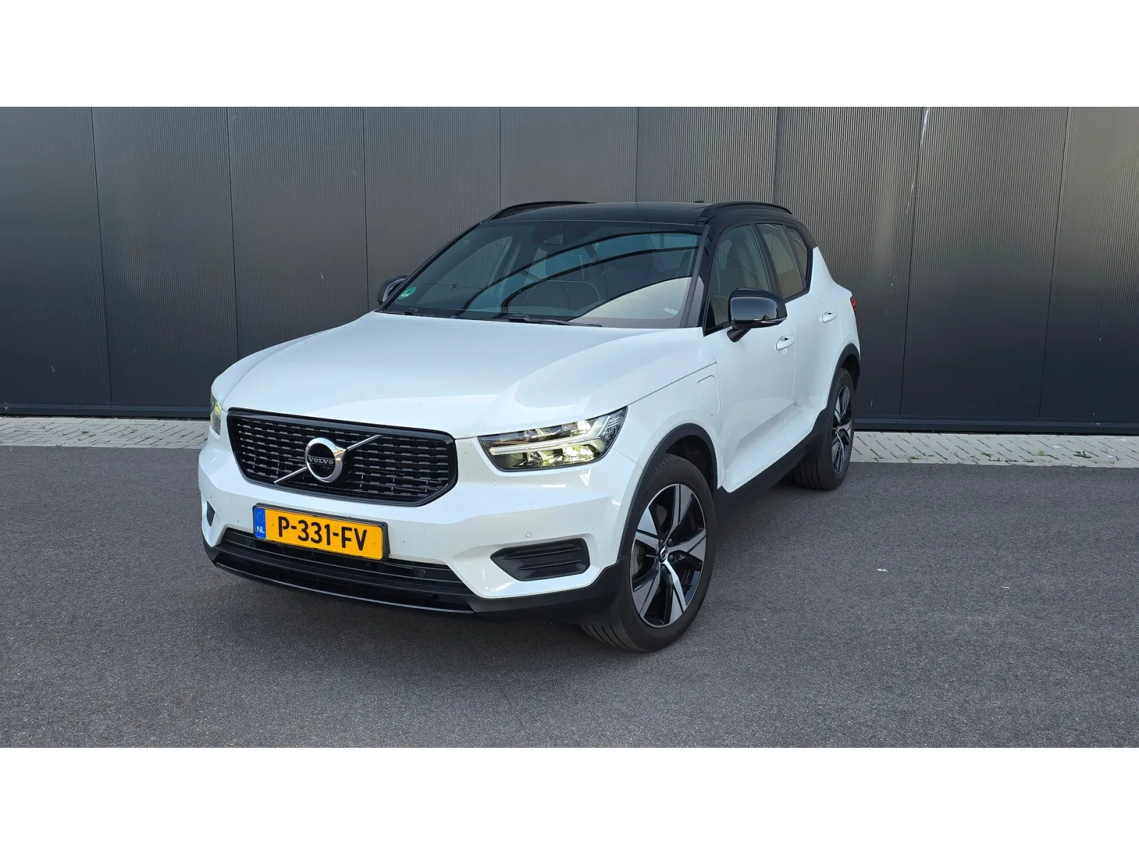Volvo XC40 (2022) — foto 1