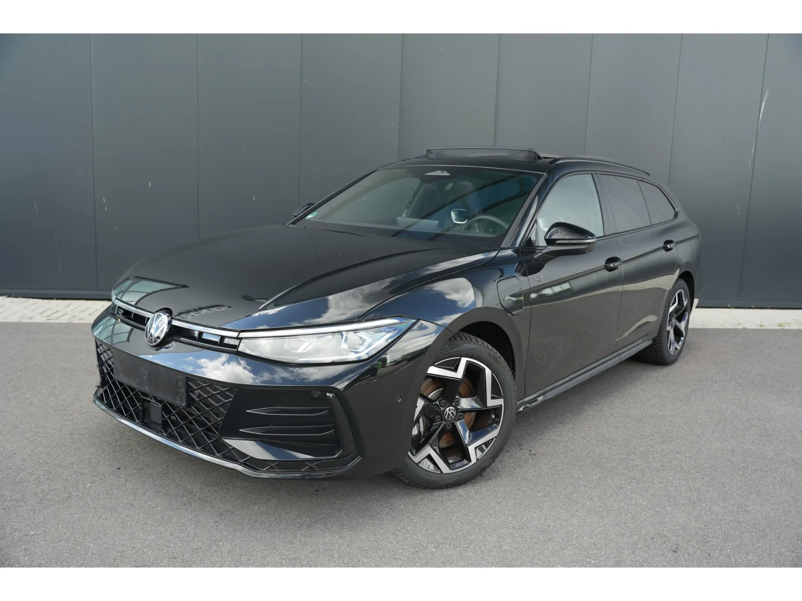 Volkswagen Passat (2025) — foto 1