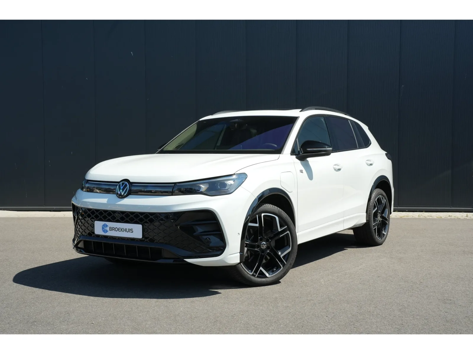 Volkswagen Tiguan (2025) — foto 1