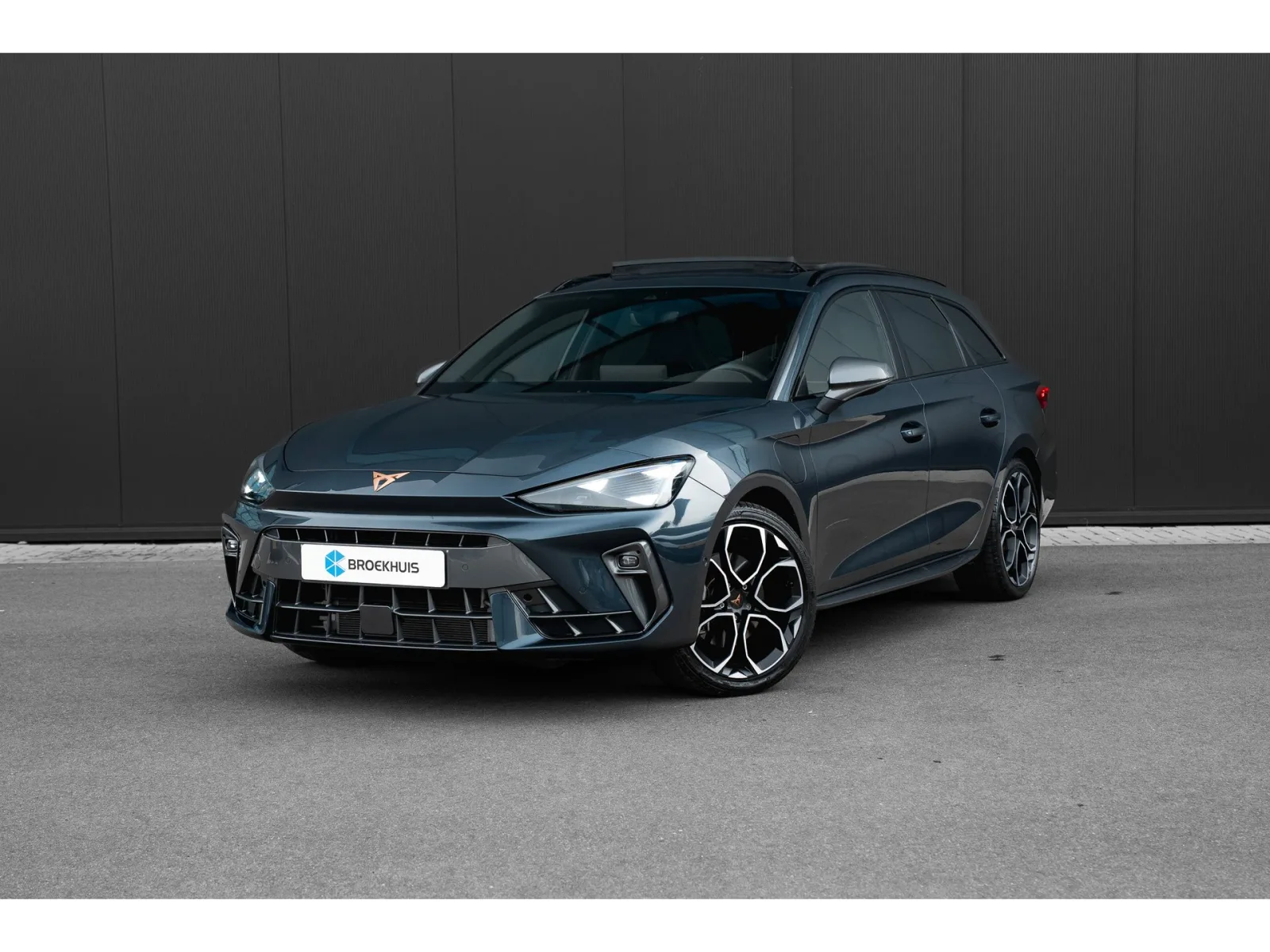 CUPRA Leon Sportstourer (2025) — foto 1
