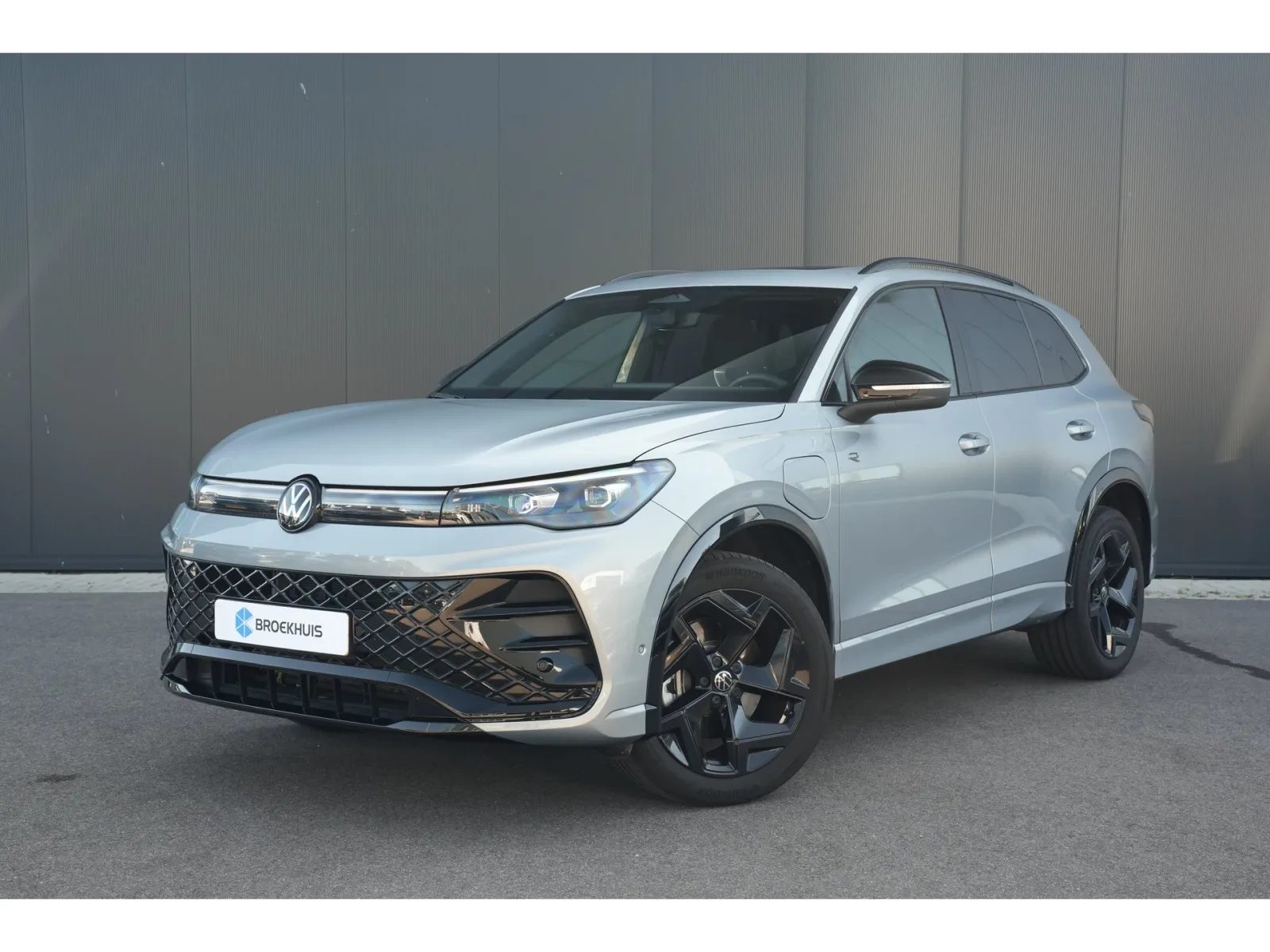 Volkswagen Tiguan (2025) — foto 1