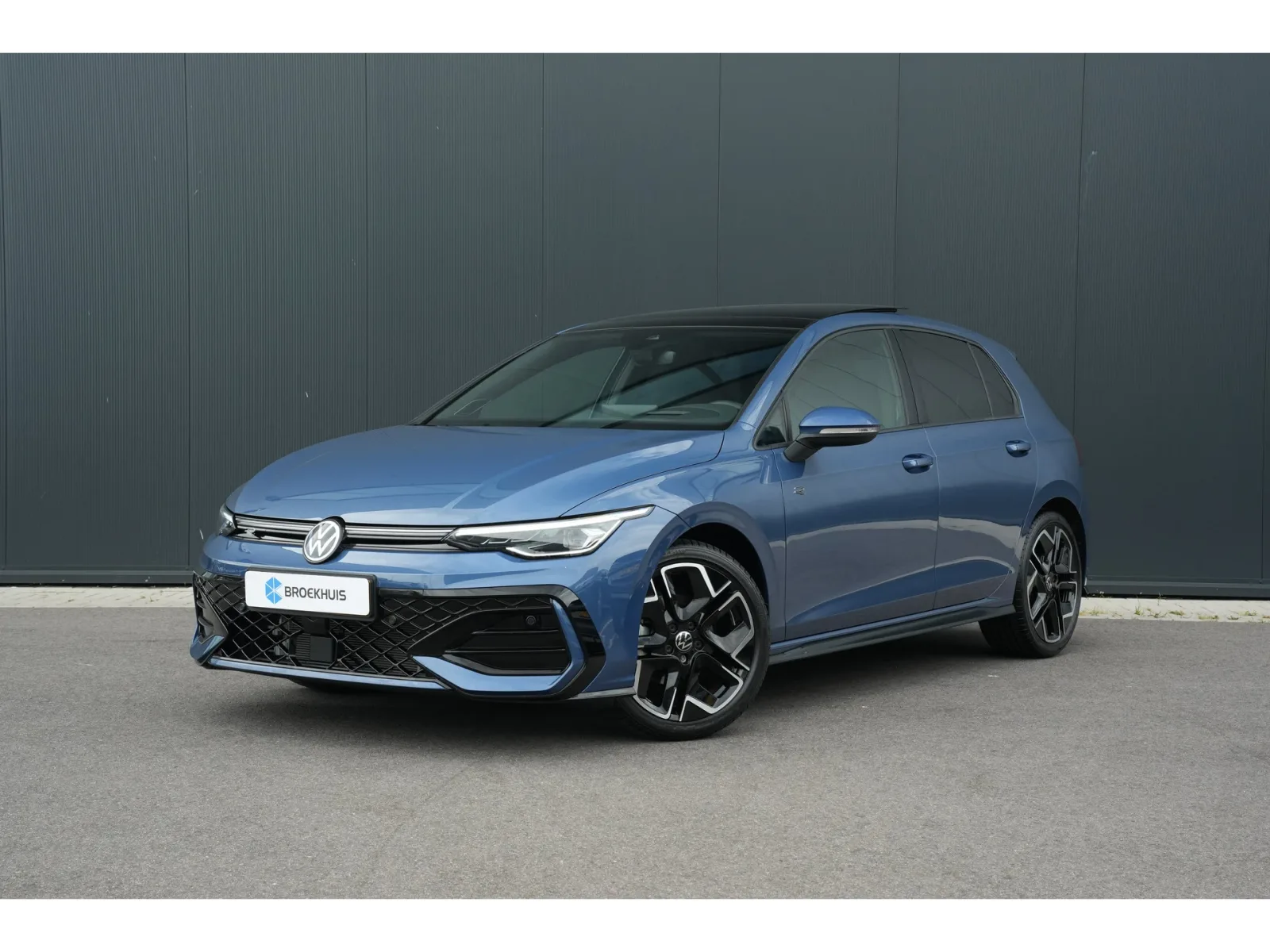 Volkswagen Golf (2025) — foto 1