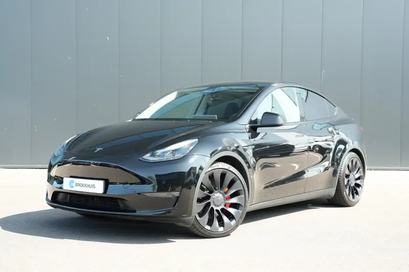 Tesla Model Y (2022)
