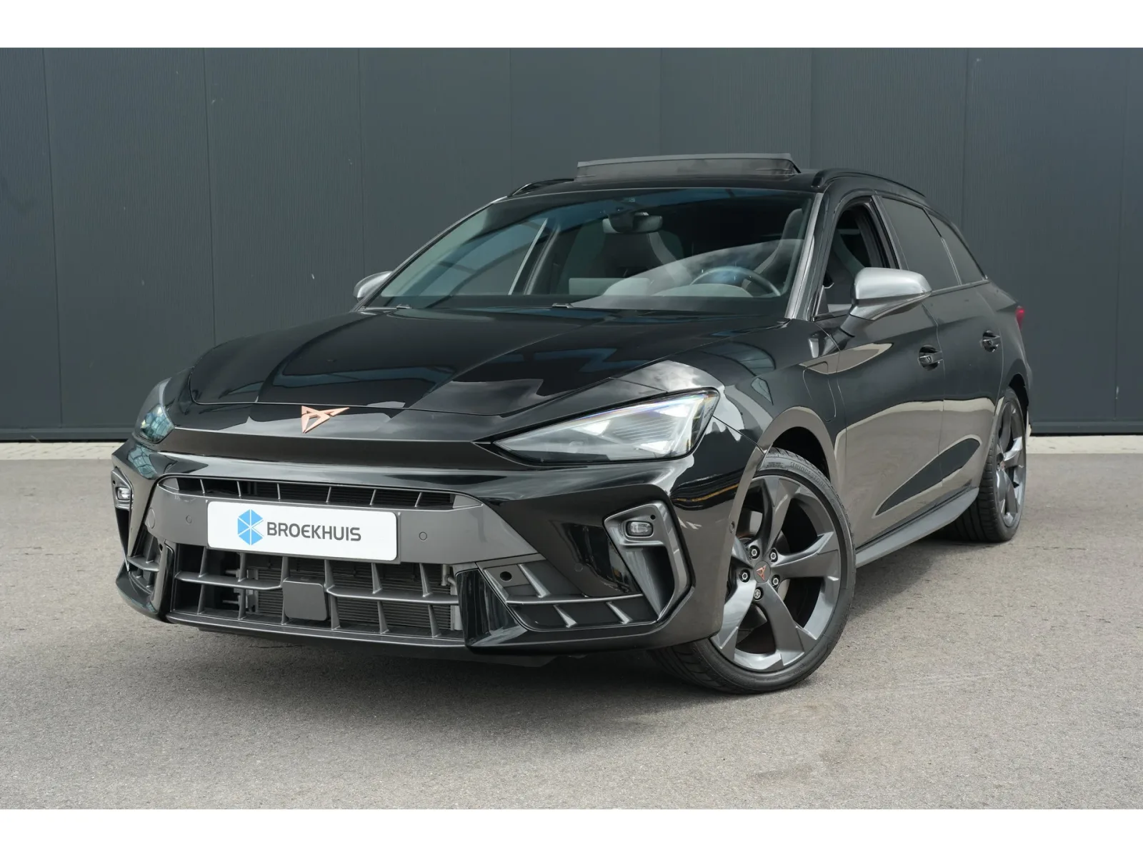 CUPRA Leon Sportstourer (2025) — foto 1