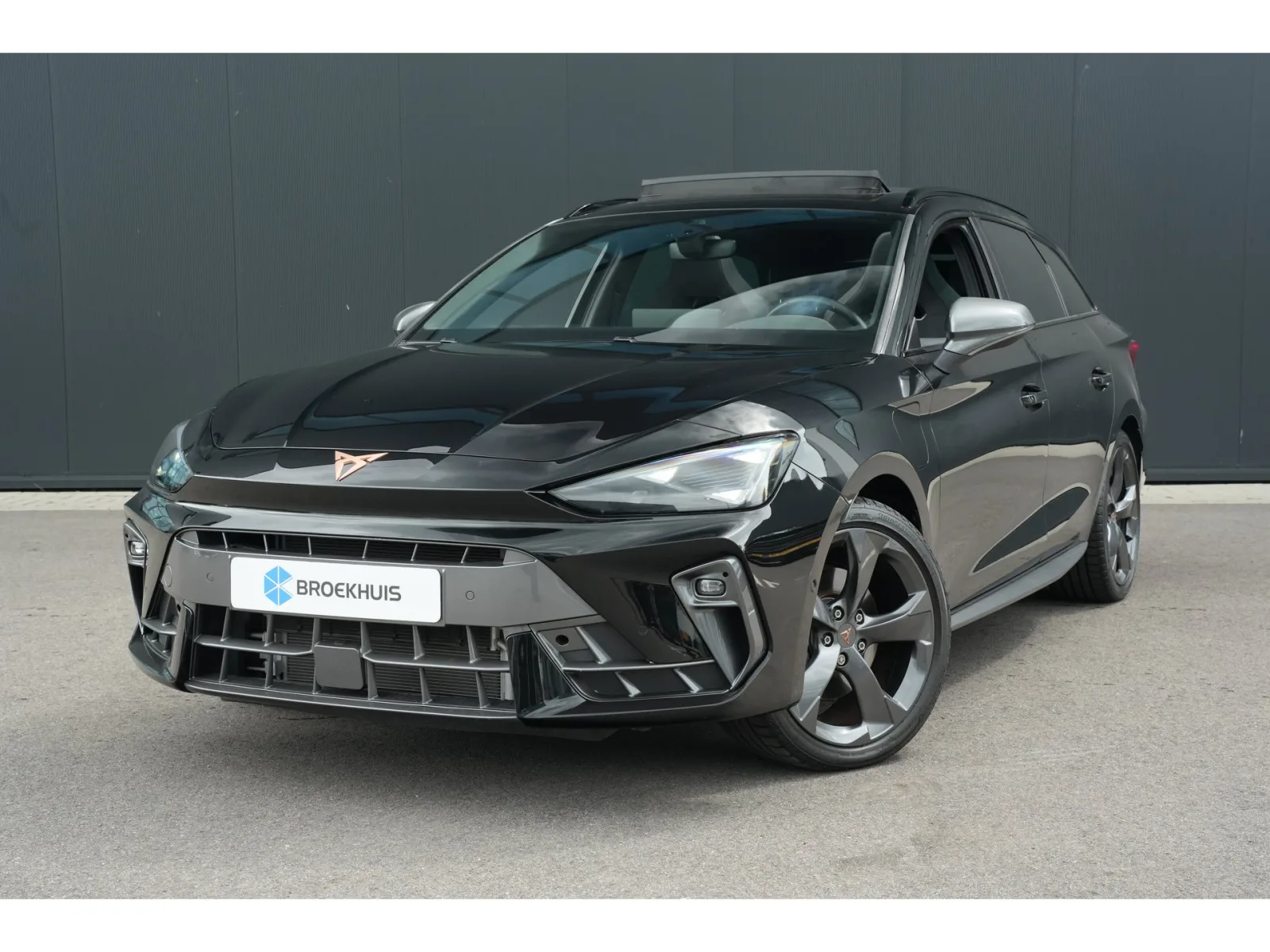 CUPRA Leon Sportstourer (2025) — foto 1