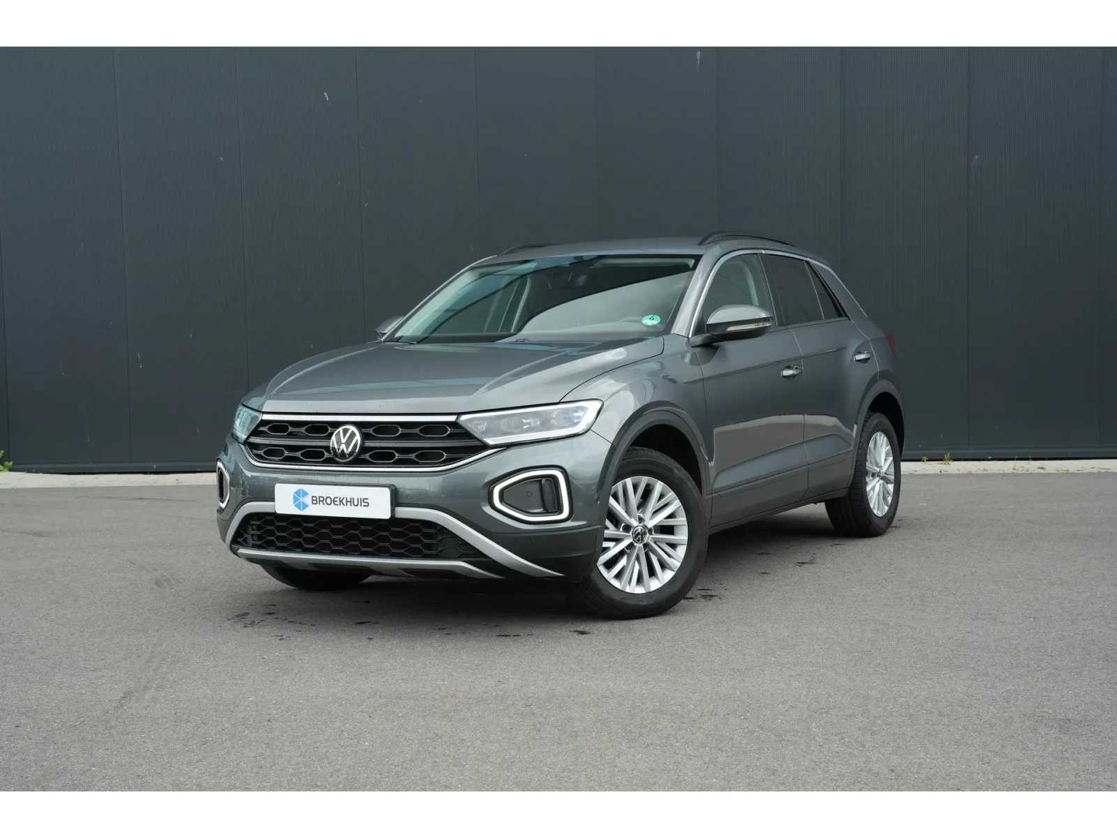 Volkswagen T-Roc (2023) — foto 1