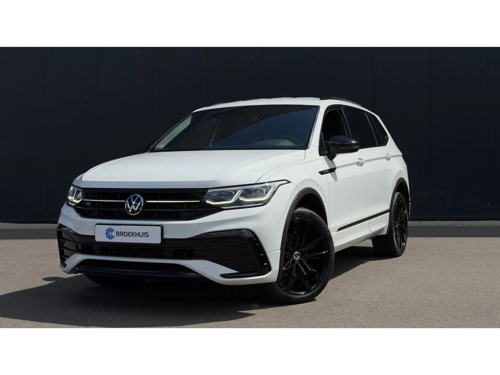 Volkswagen Tiguan (2023) — foto 1