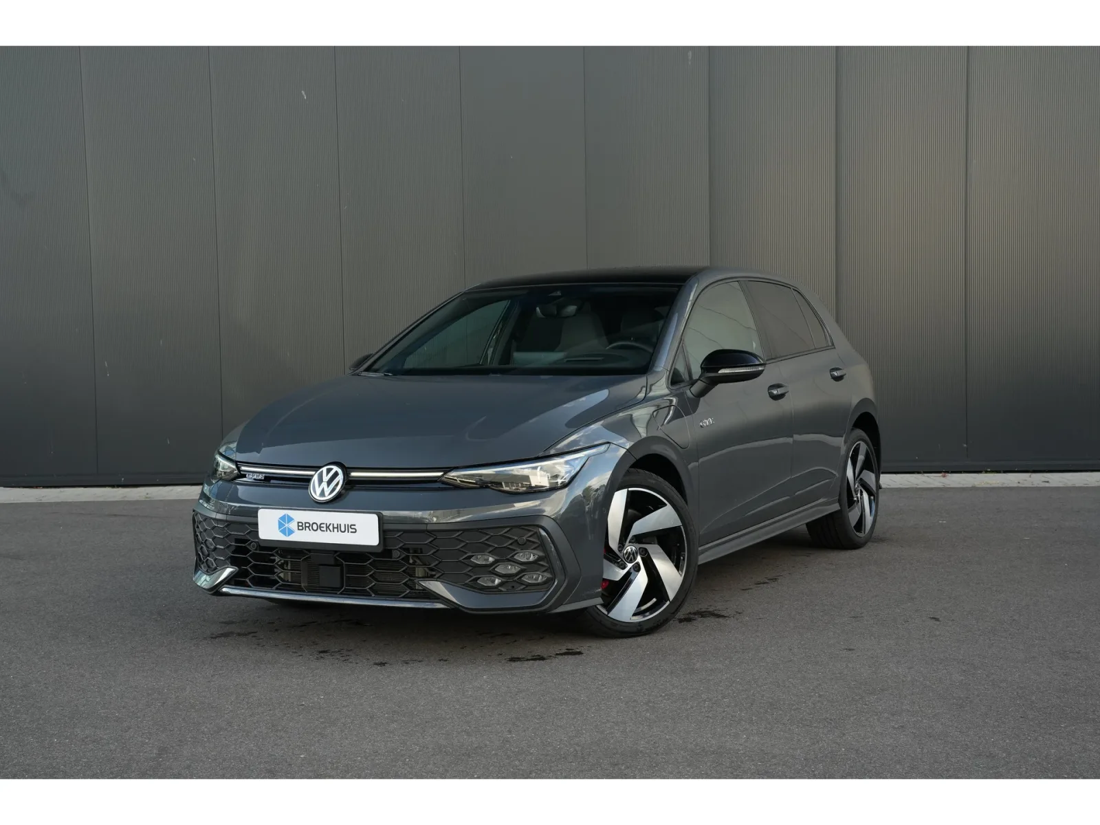 Volkswagen Golf (2025) — foto 1