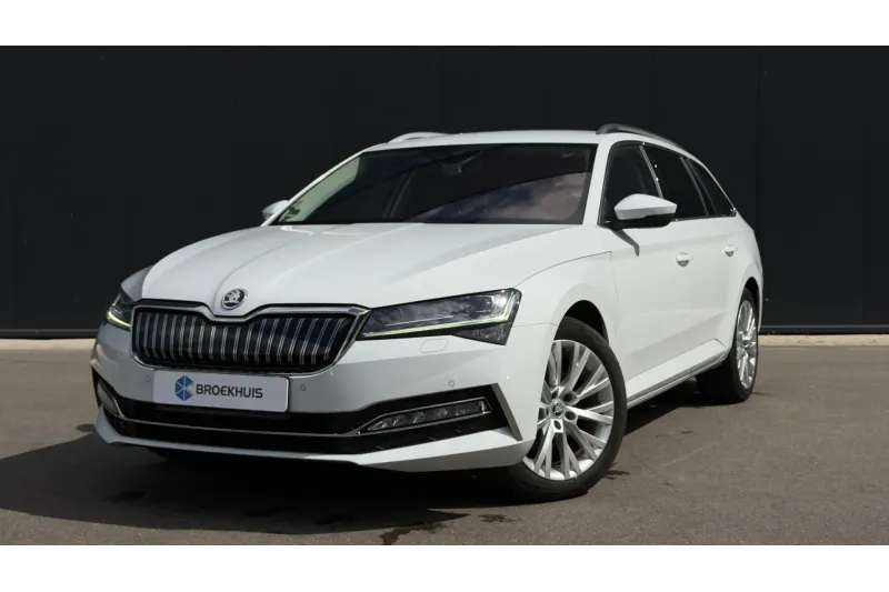 Škoda Superb (2023)