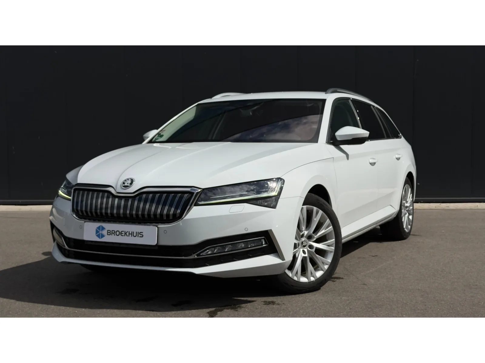 Škoda Superb (2023) — foto 1