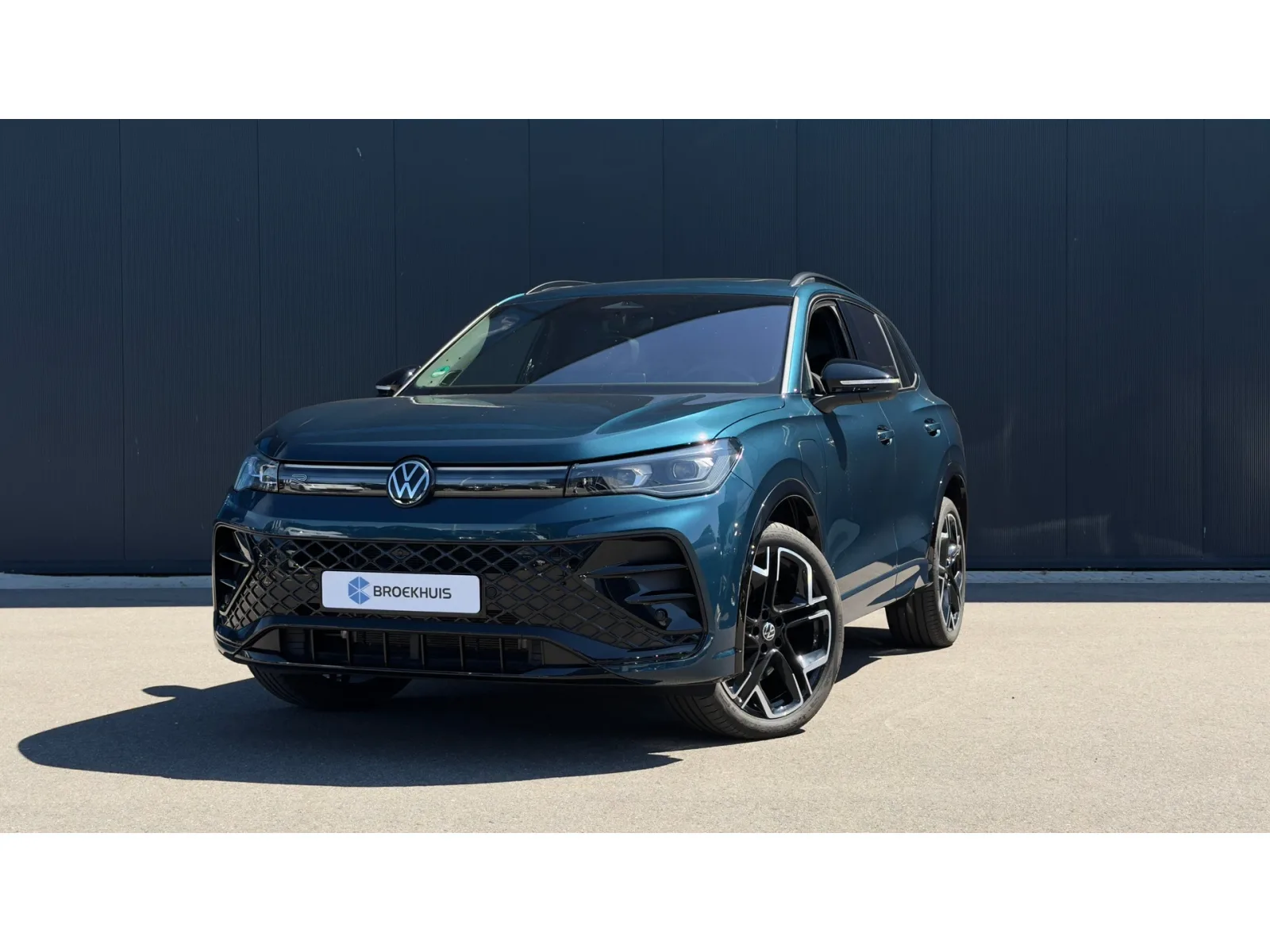 Volkswagen Tiguan (2025) — foto 1