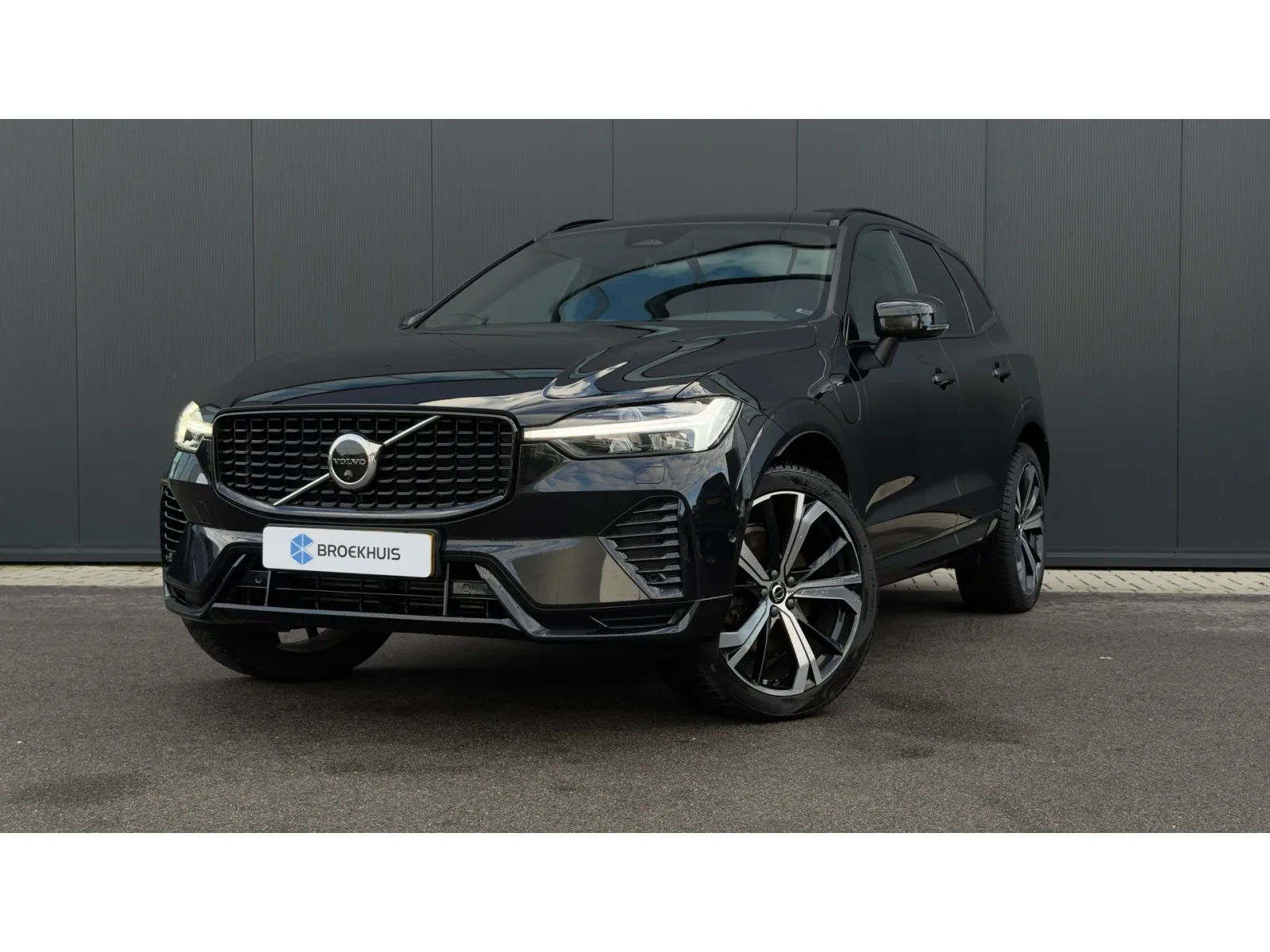 Volvo XC60 (2022) — foto 1