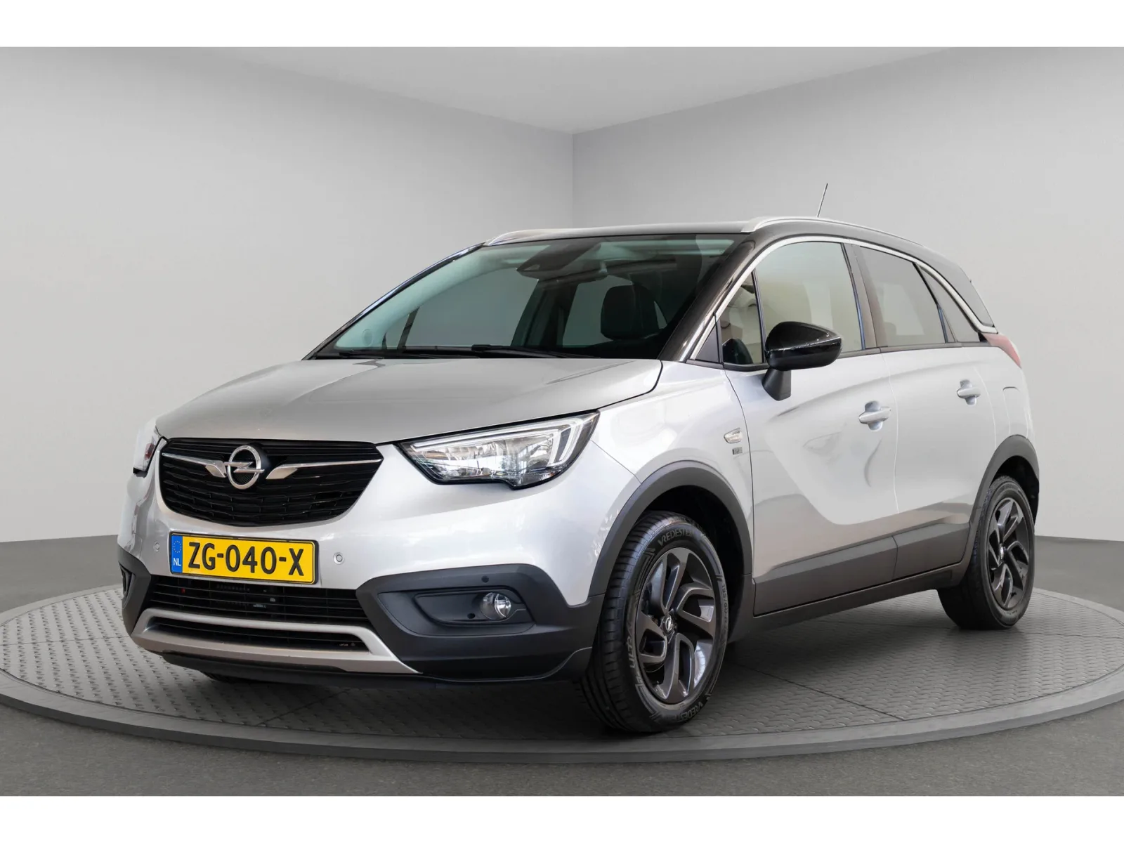 Opel Crossland X (2019) — foto 1