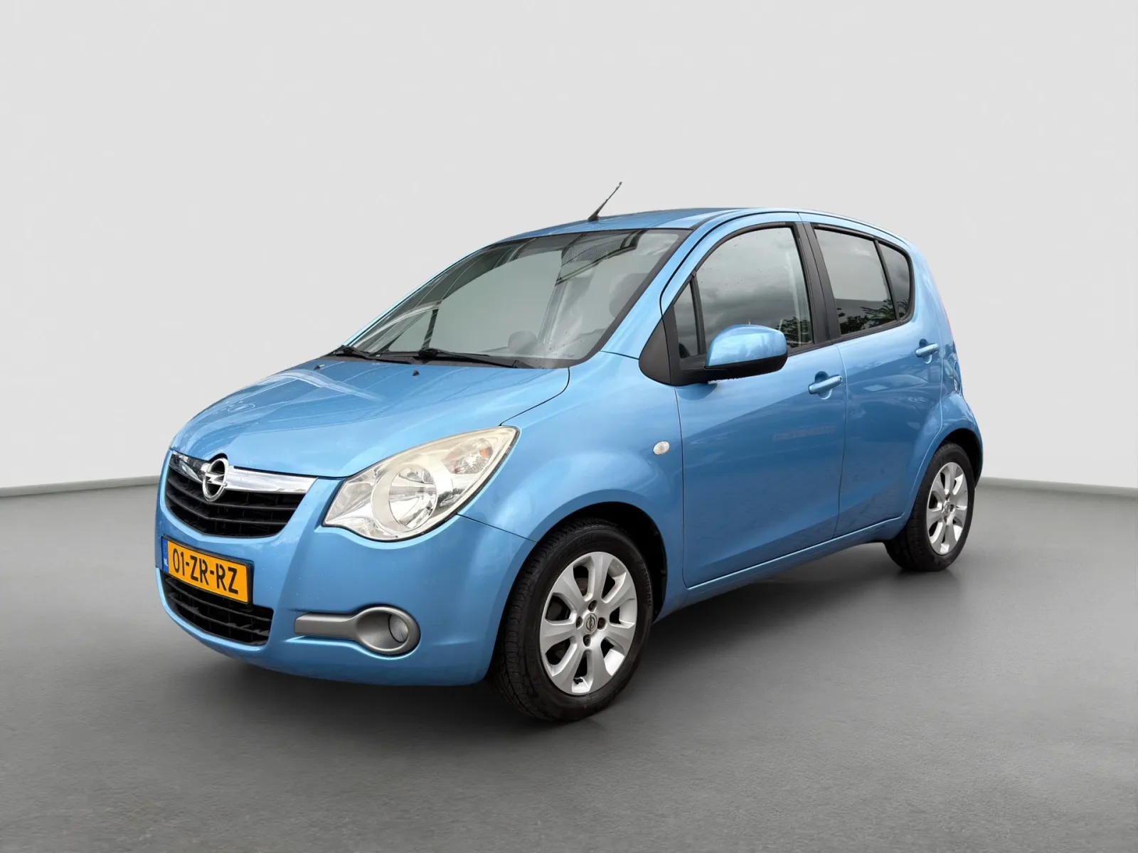 Opel Agila (2008) — foto 1
