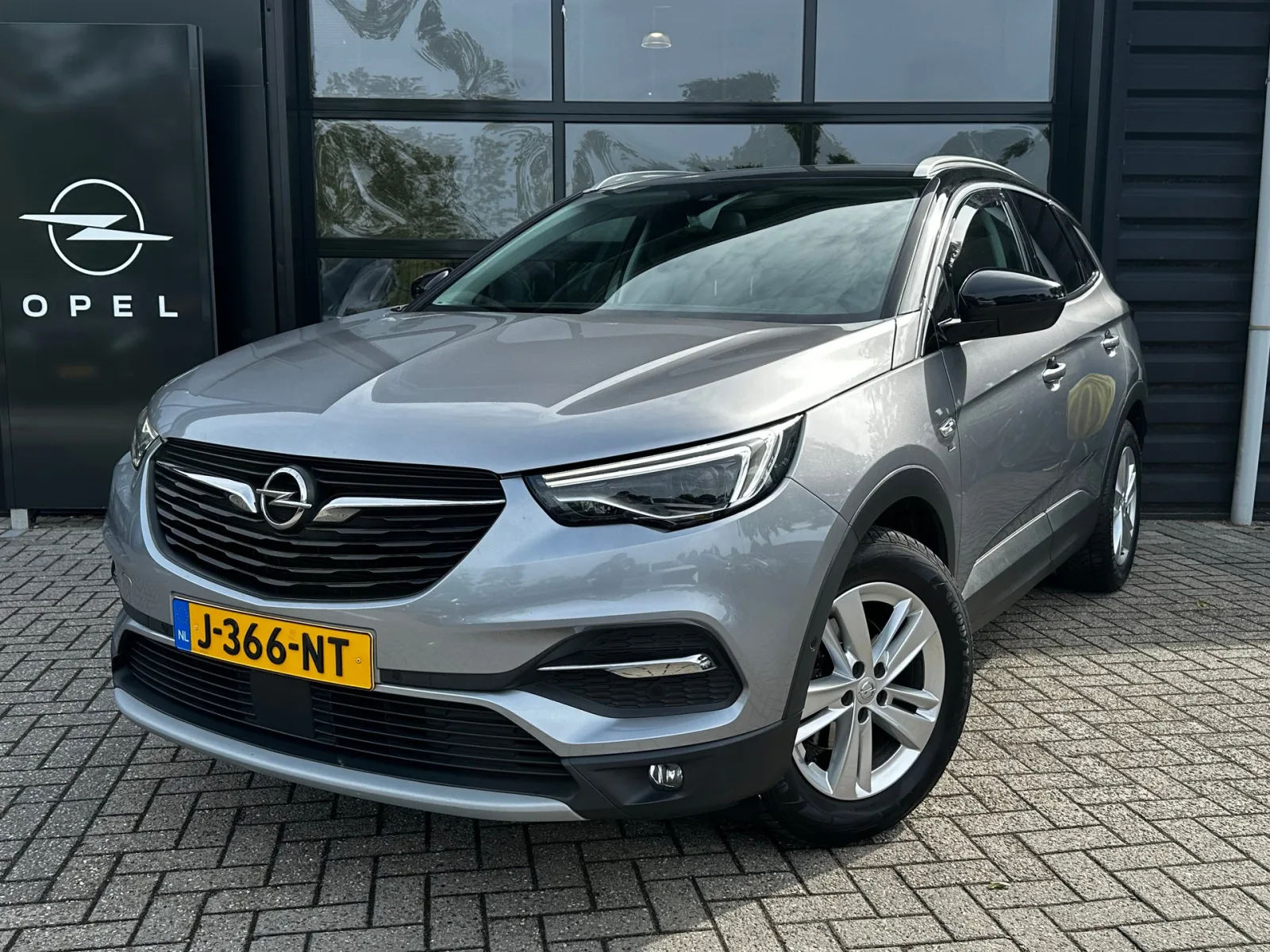Opel Grandland X (2019) — foto 1