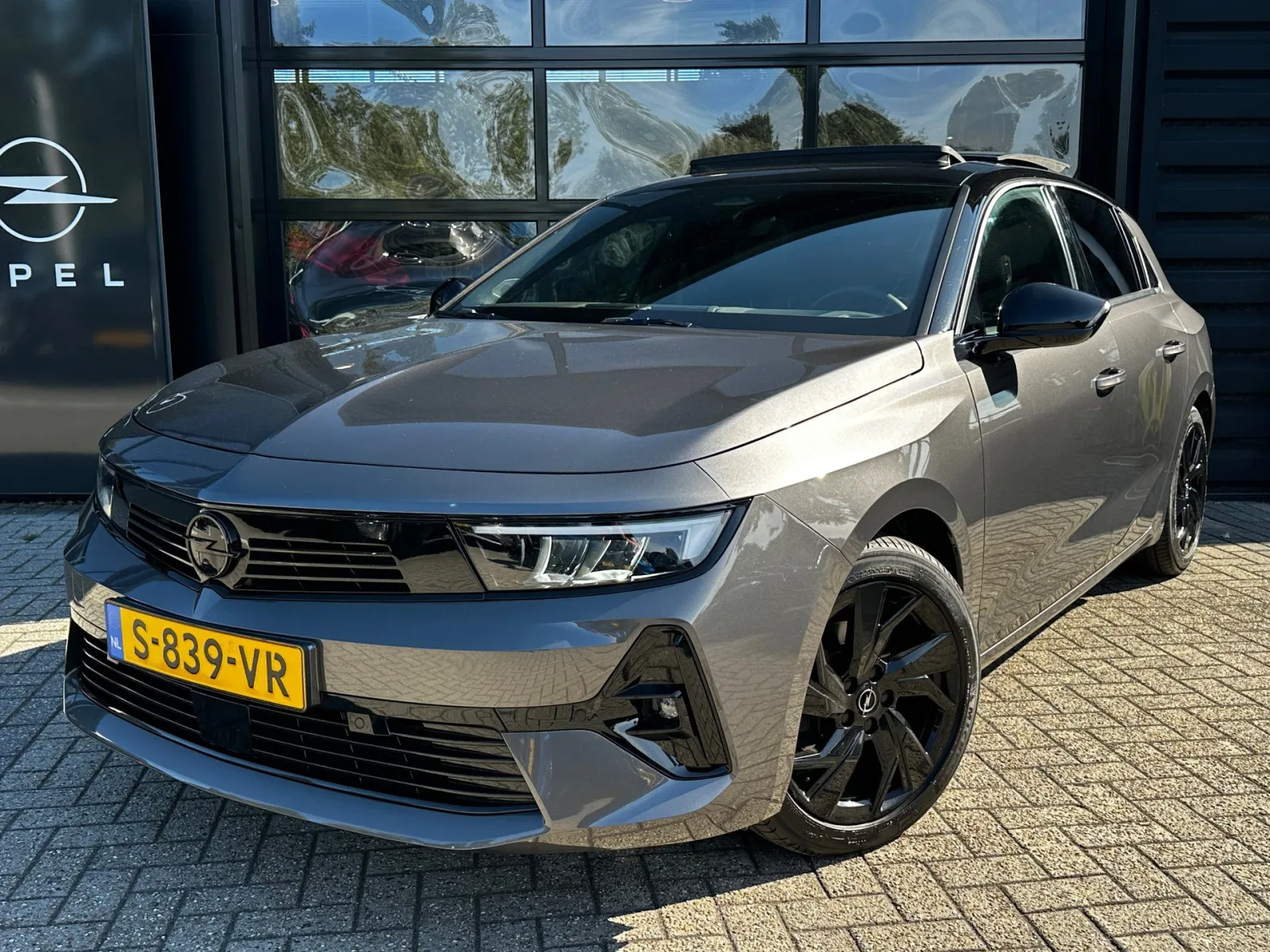 Opel Astra (2023) — foto 1