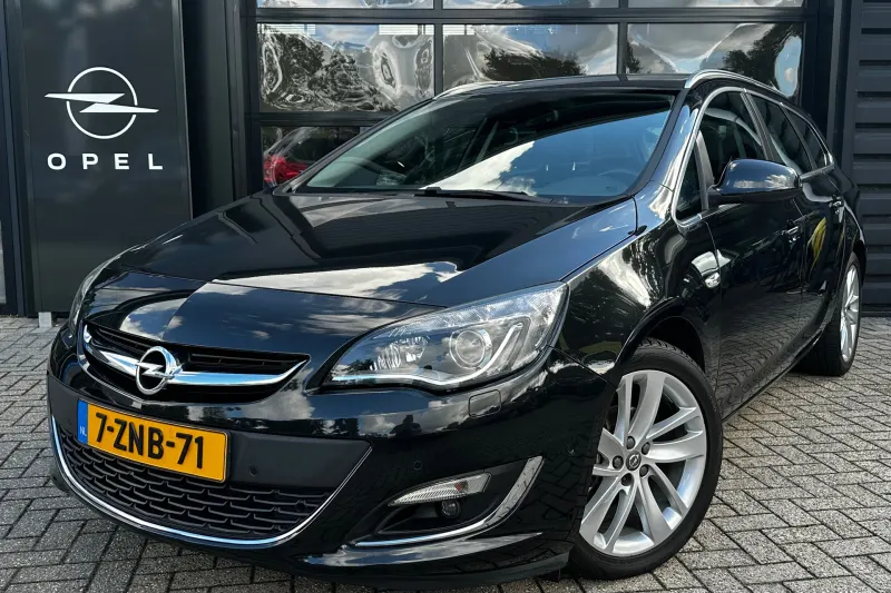 Opel Astra Sports Tourer (2015)